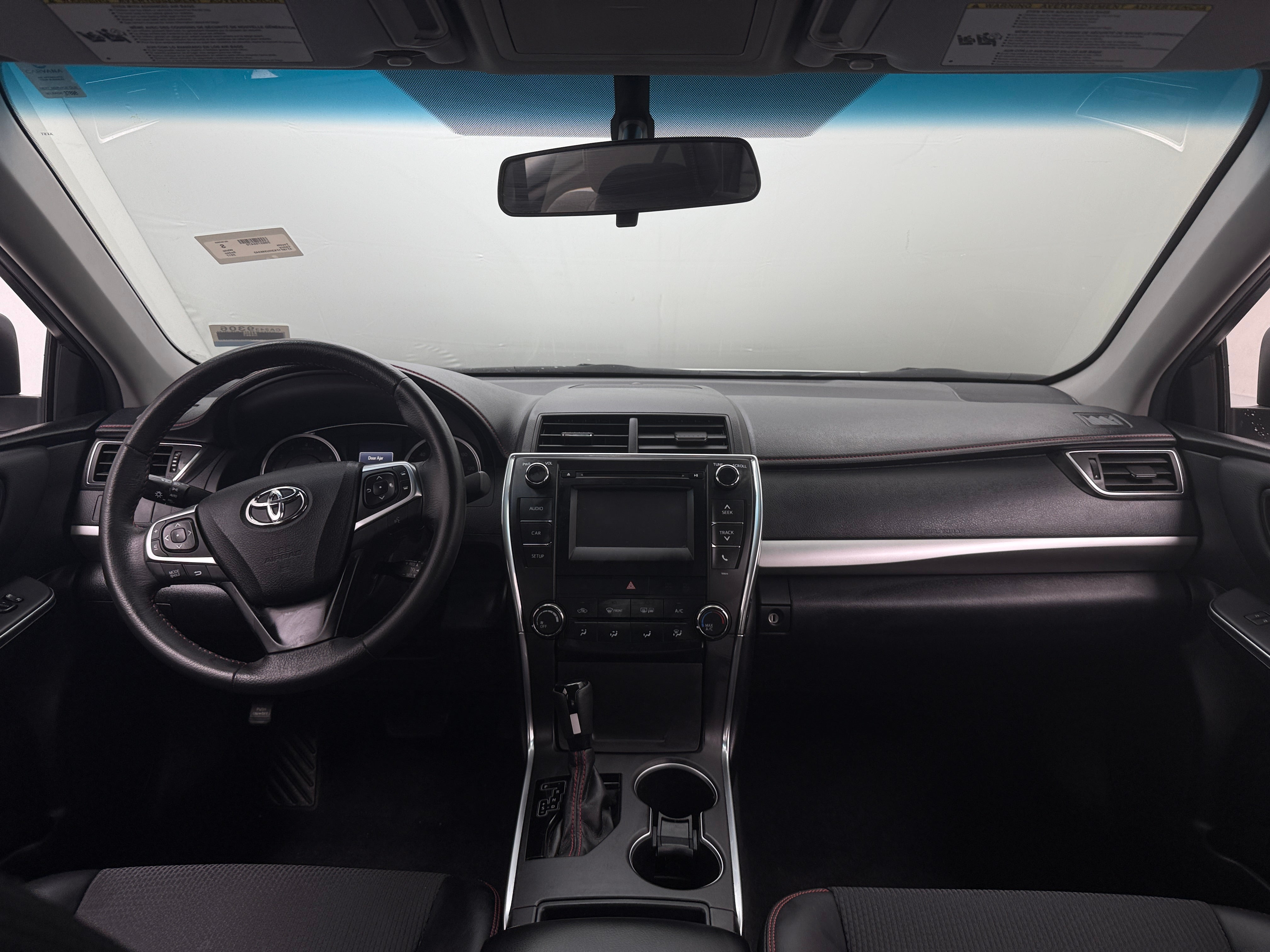 2017 Toyota Camry SE 2