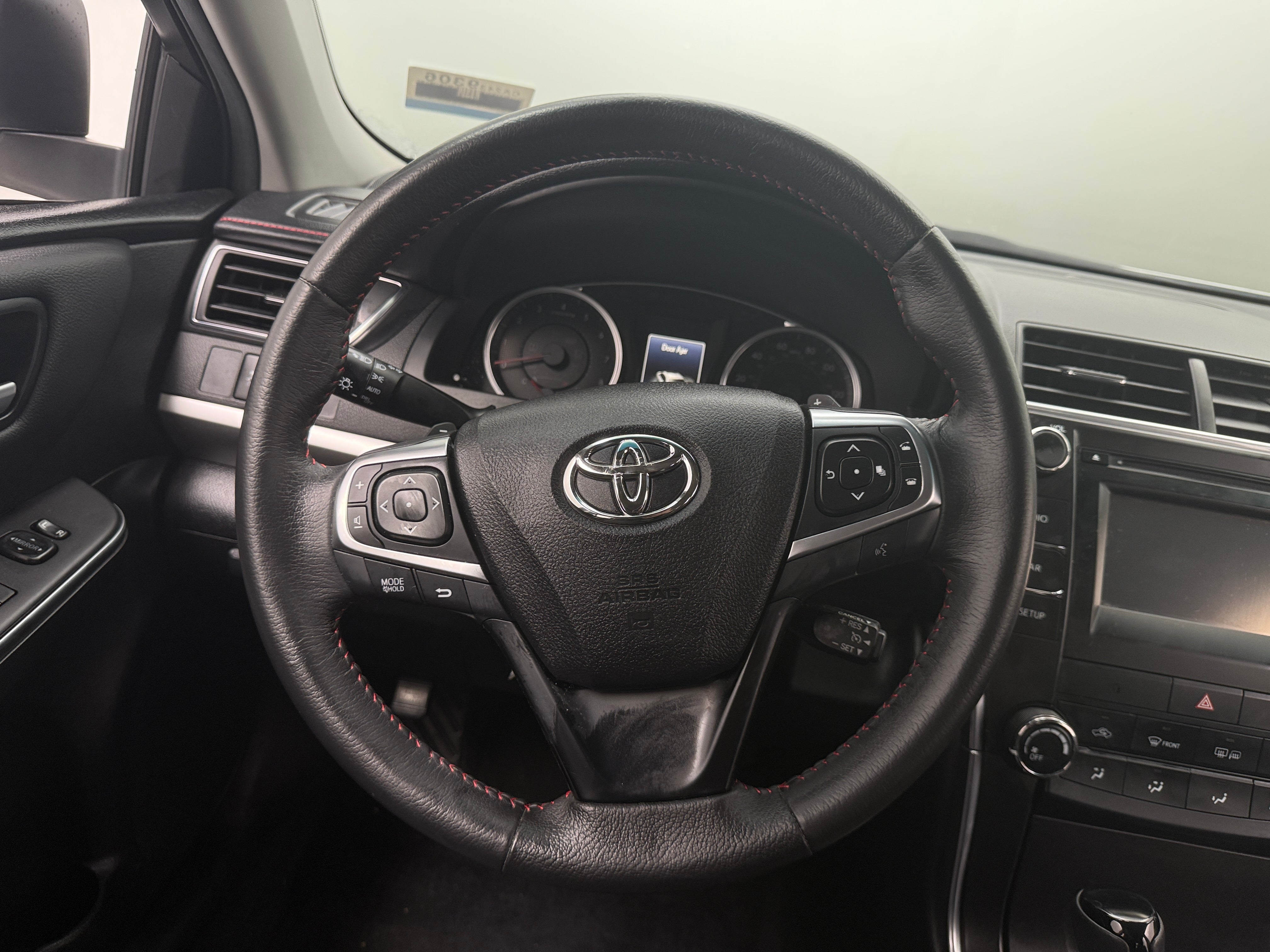 2017 Toyota Camry SE 4