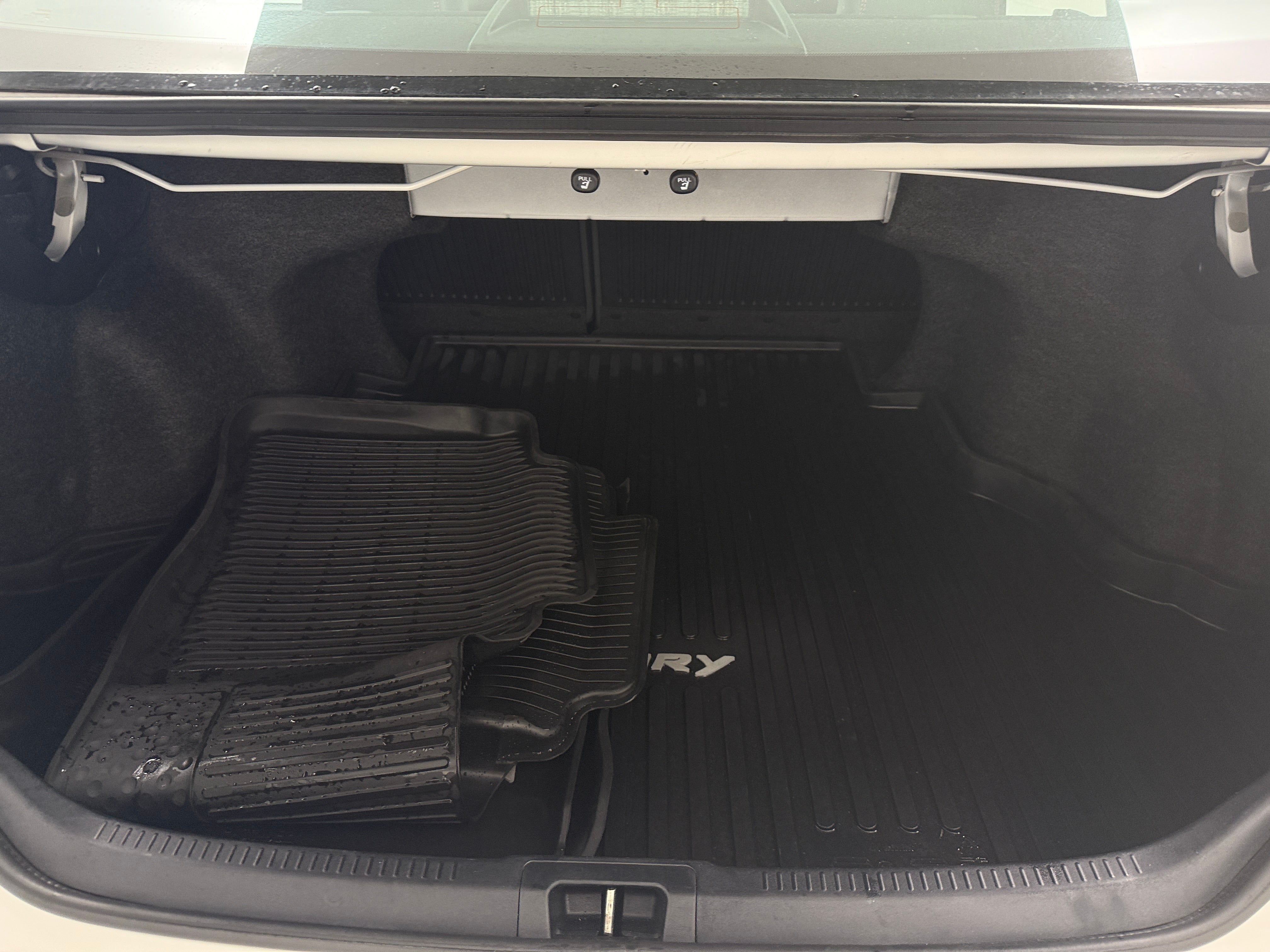 2017 Toyota Camry SE 6
