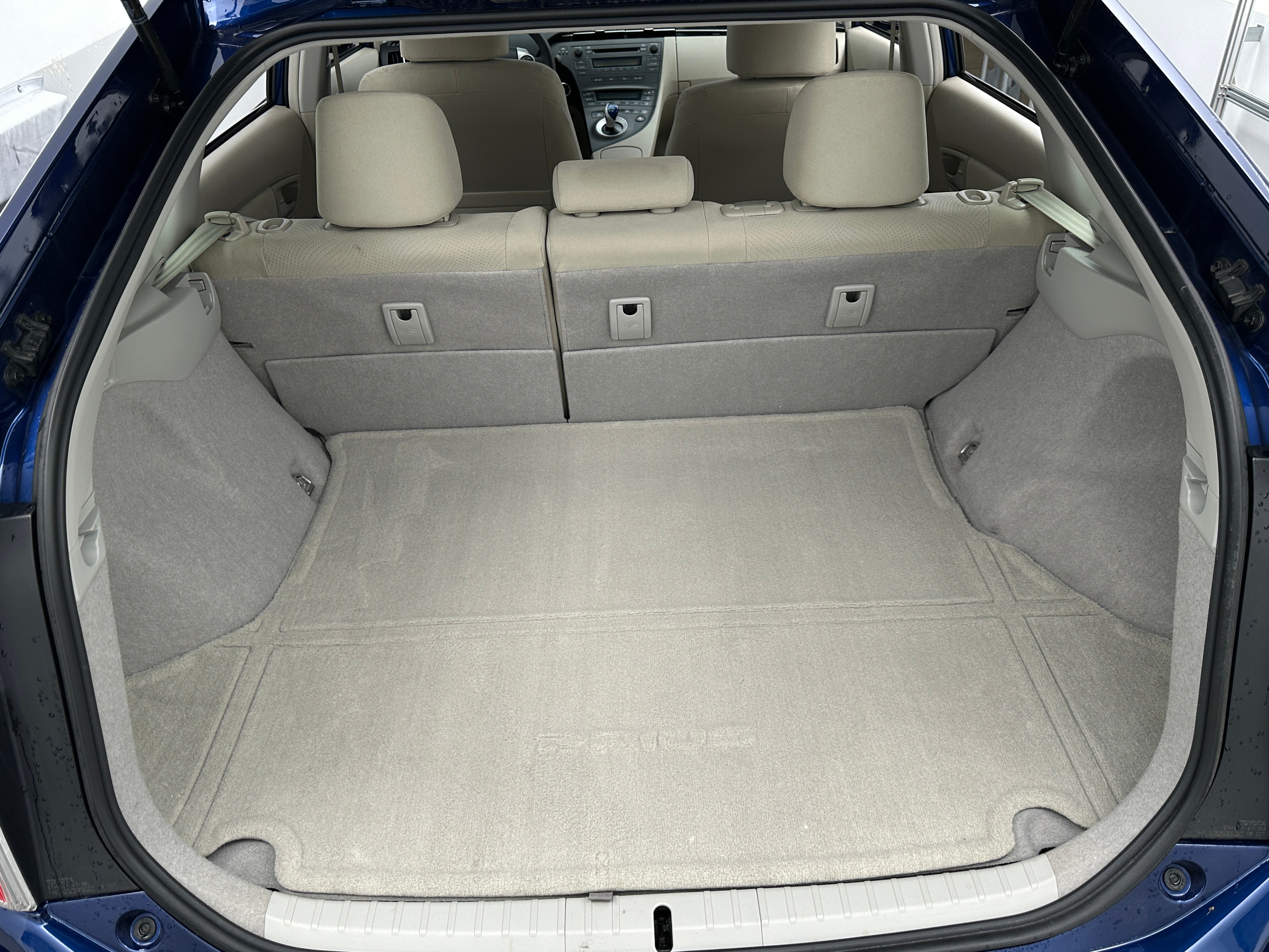 2010 Toyota Prius Two 7