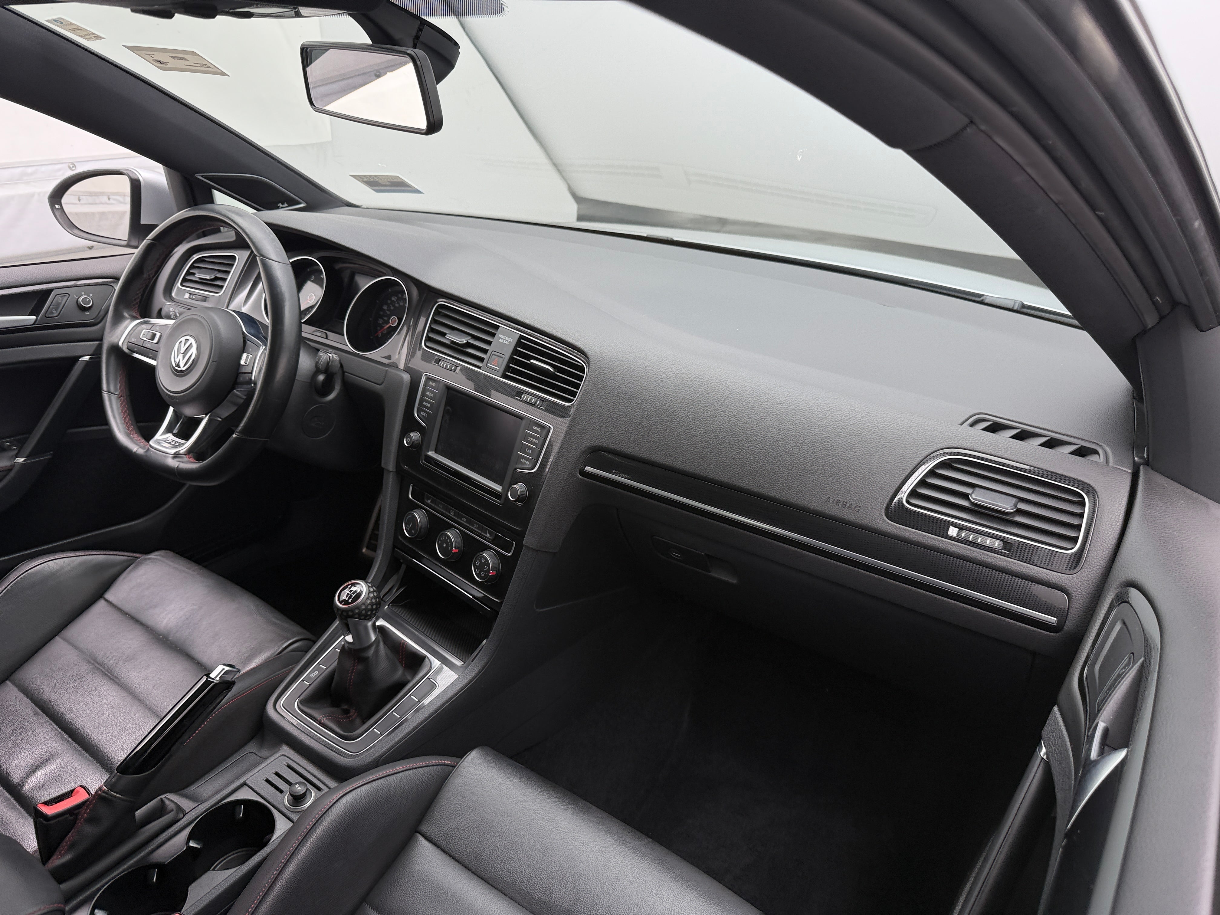 2016 Volkswagen Golf GTI SE 3