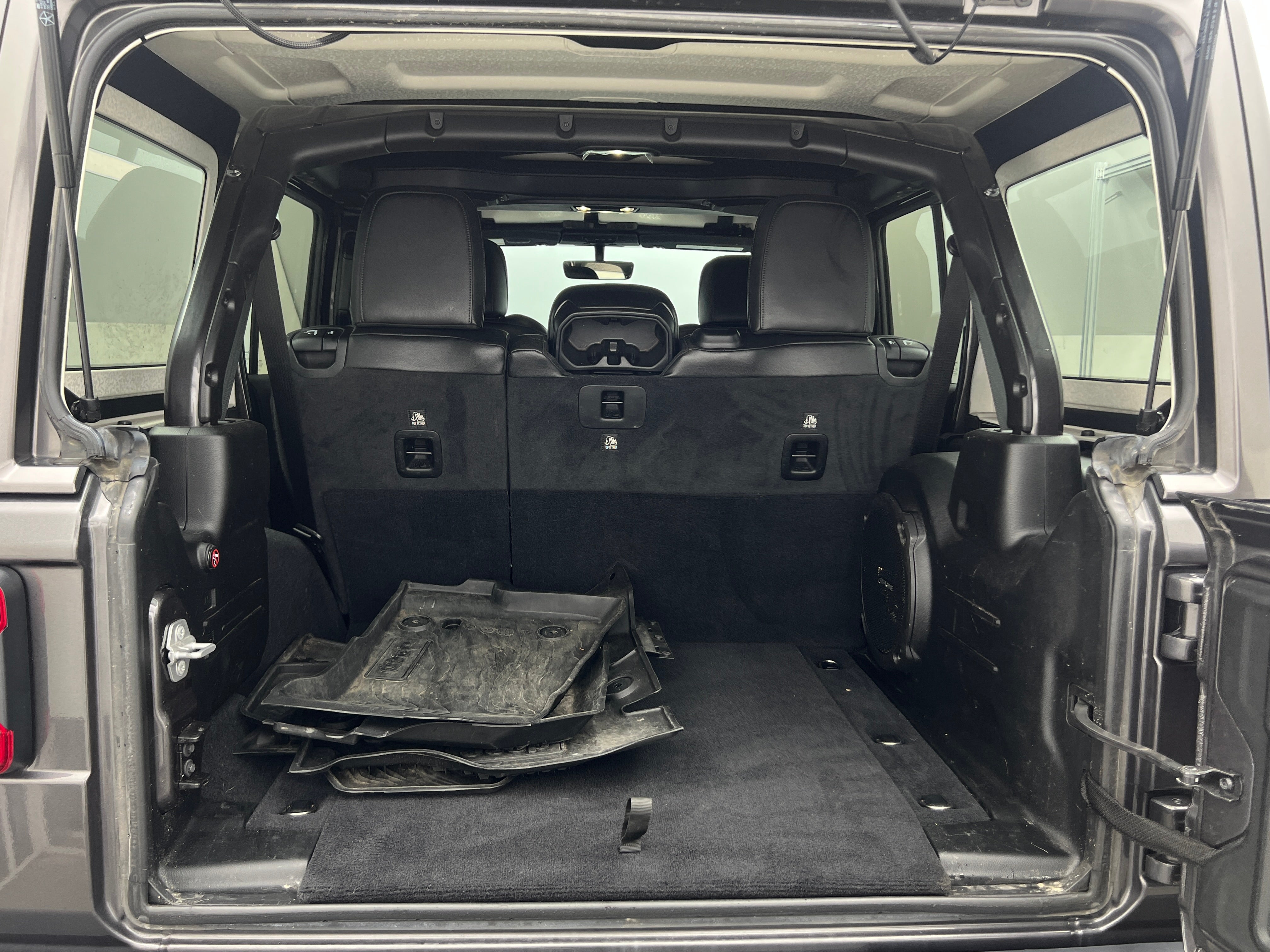 2020 Jeep Wrangler Unlimited Altitude 6