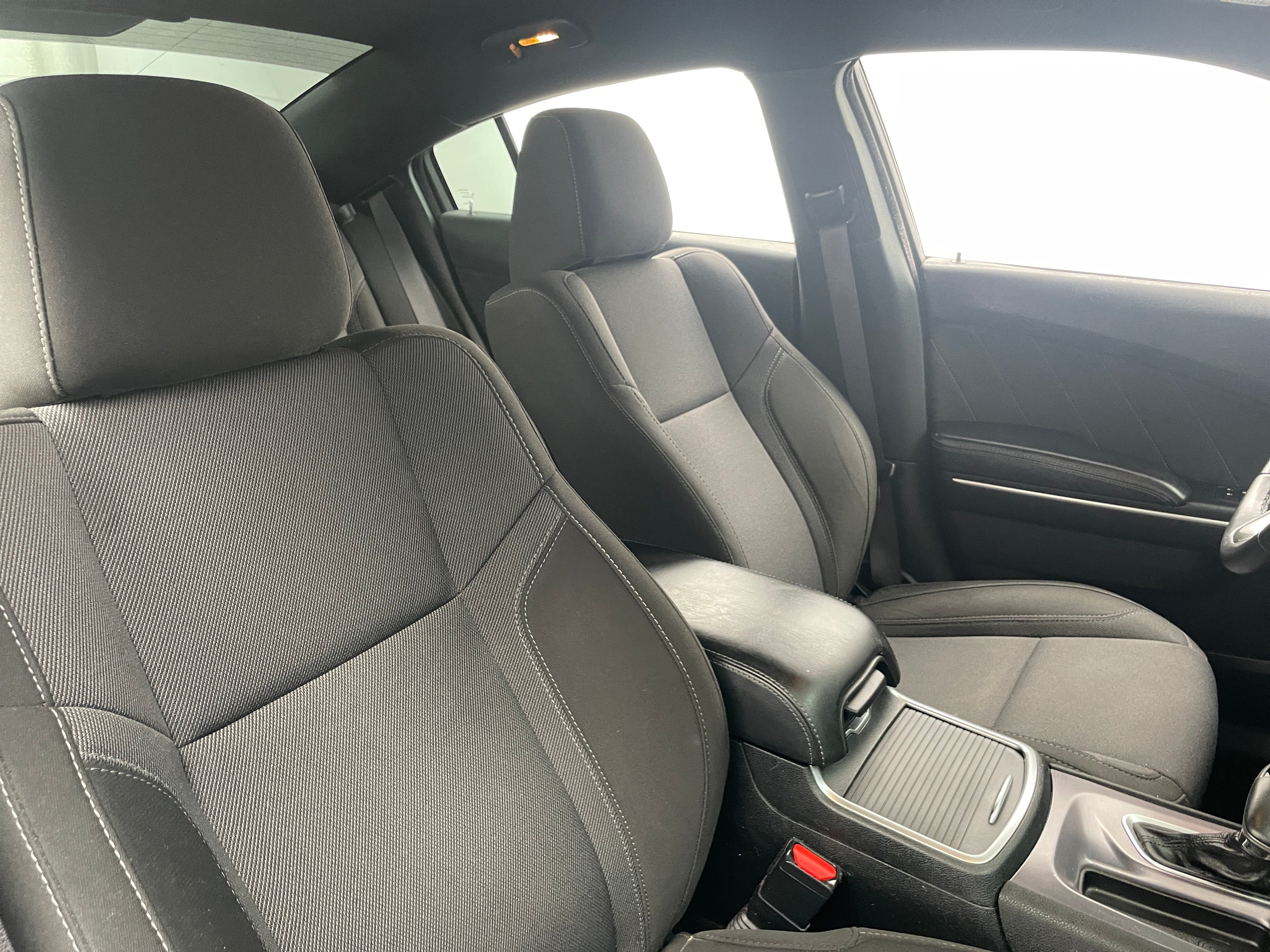2019 Dodge Charger SXT 2