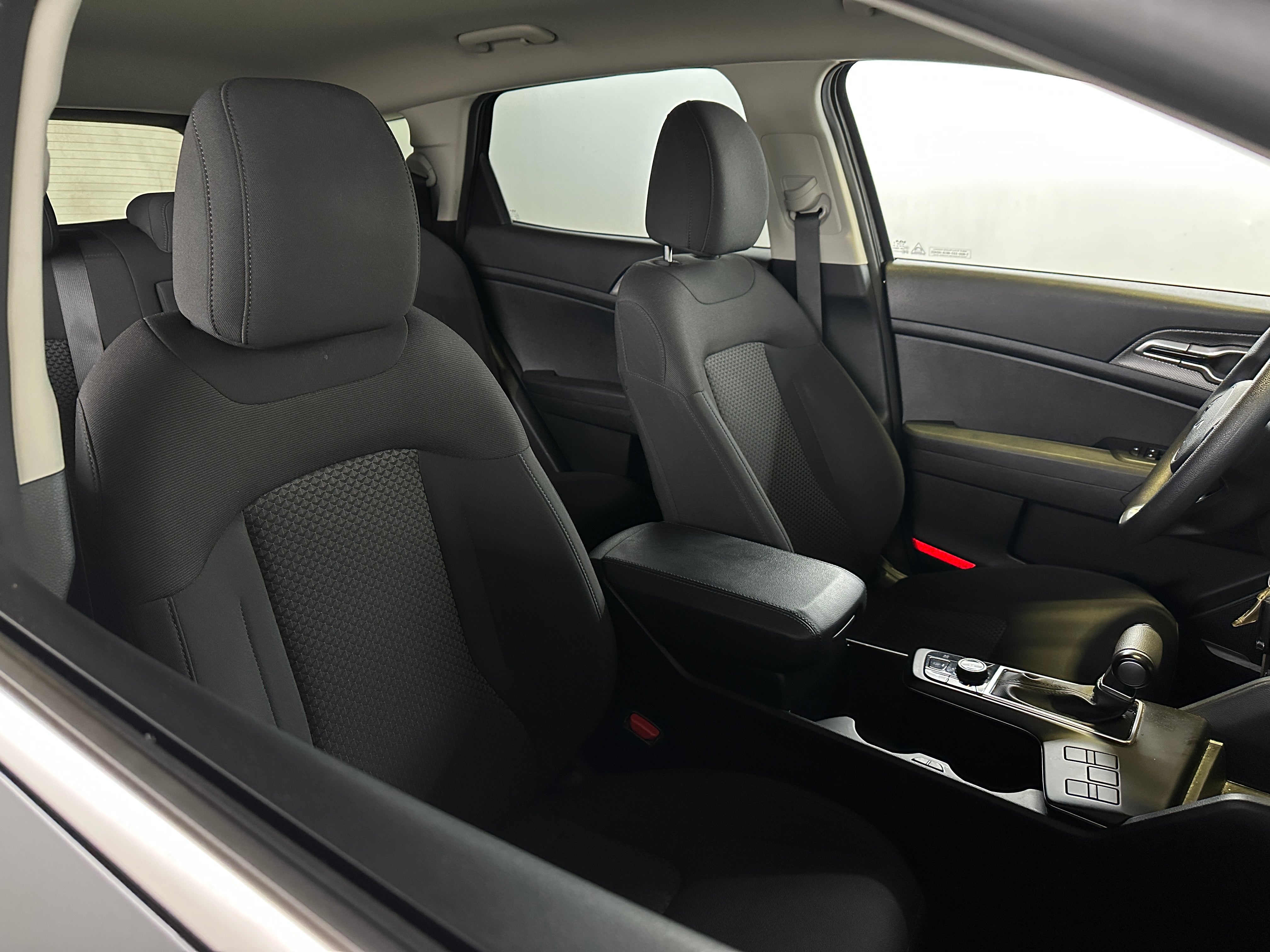 2024 Kia Sportage LX 2
