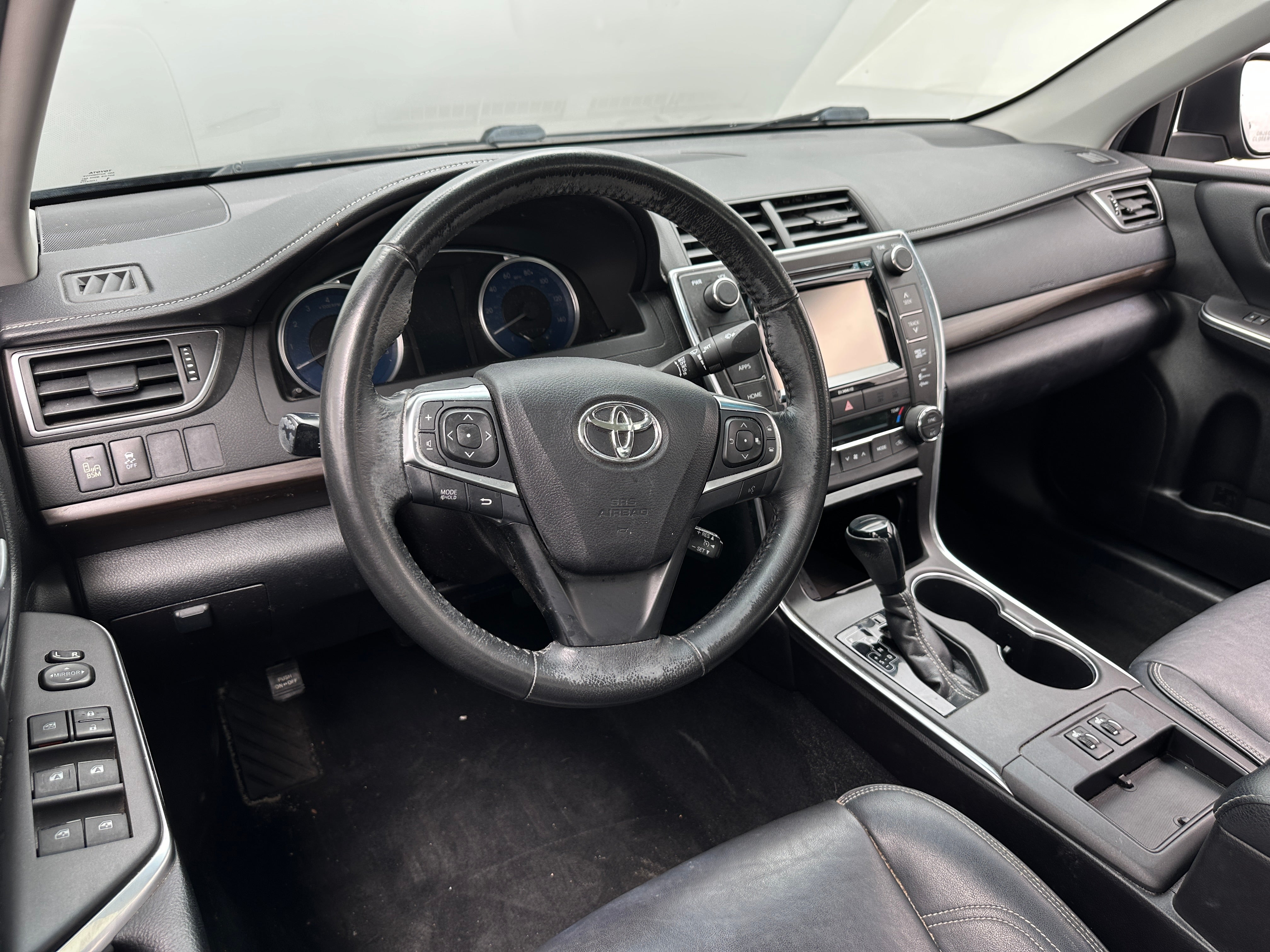 2016 Toyota Camry XLE 2