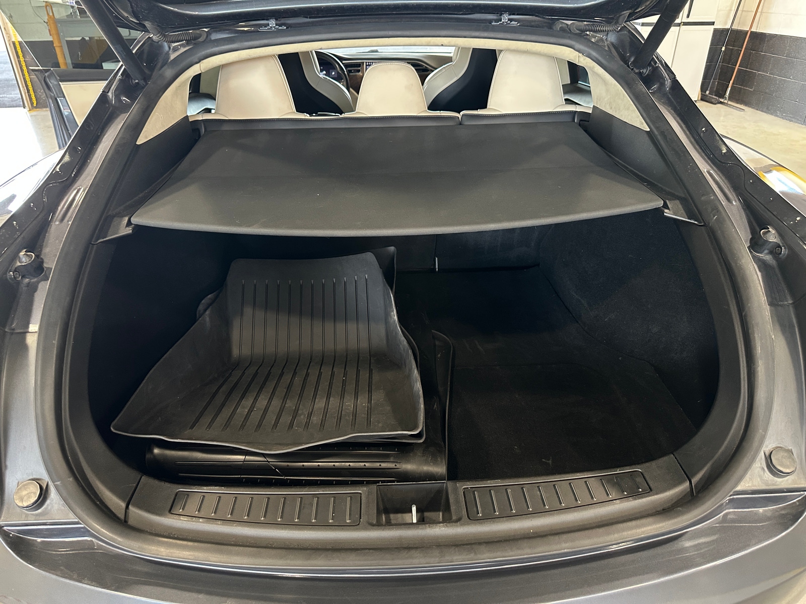 Thumbnail: 2018 Tesla Model S - 6