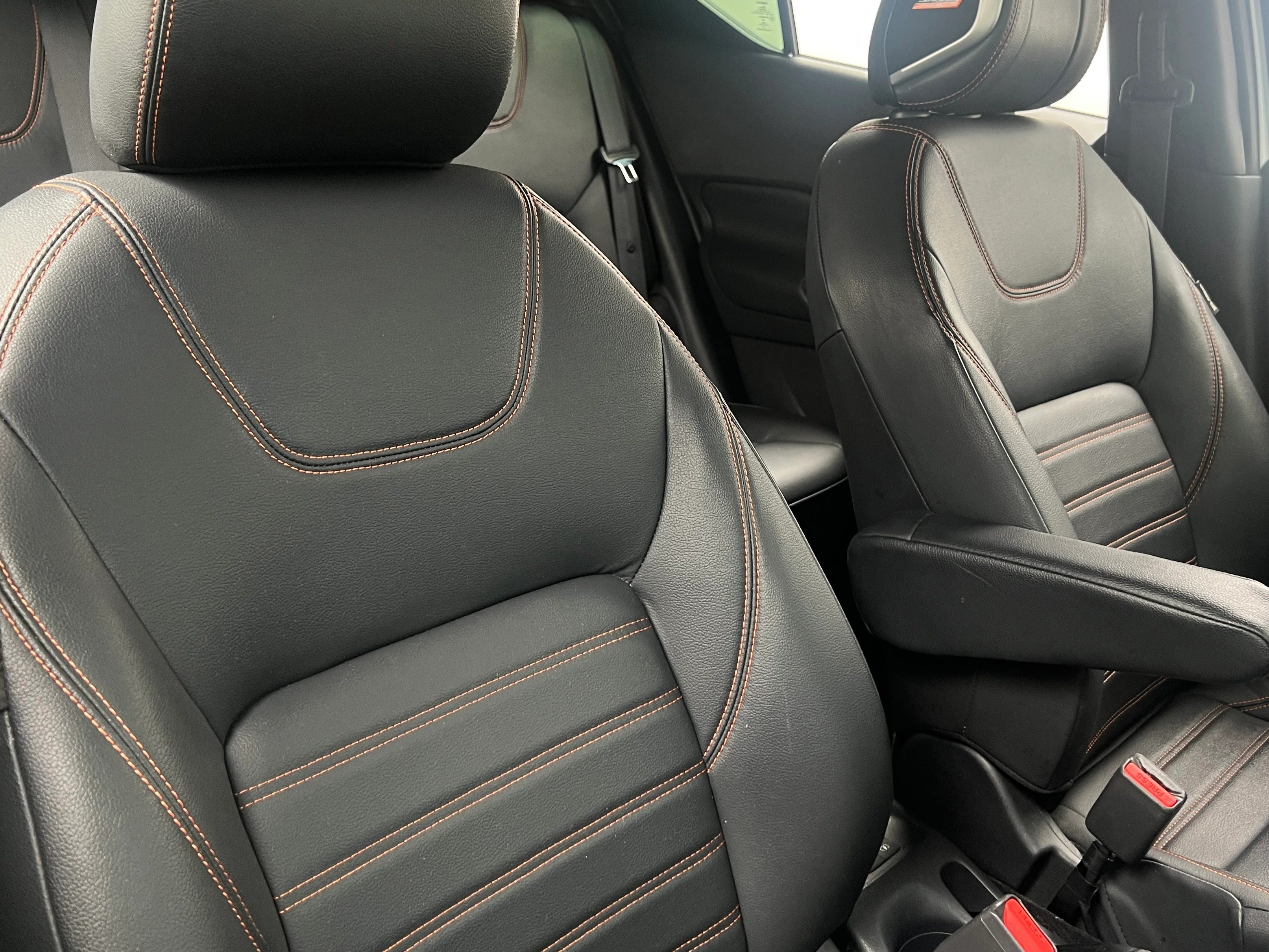 2019 Nissan Kicks SR 2
