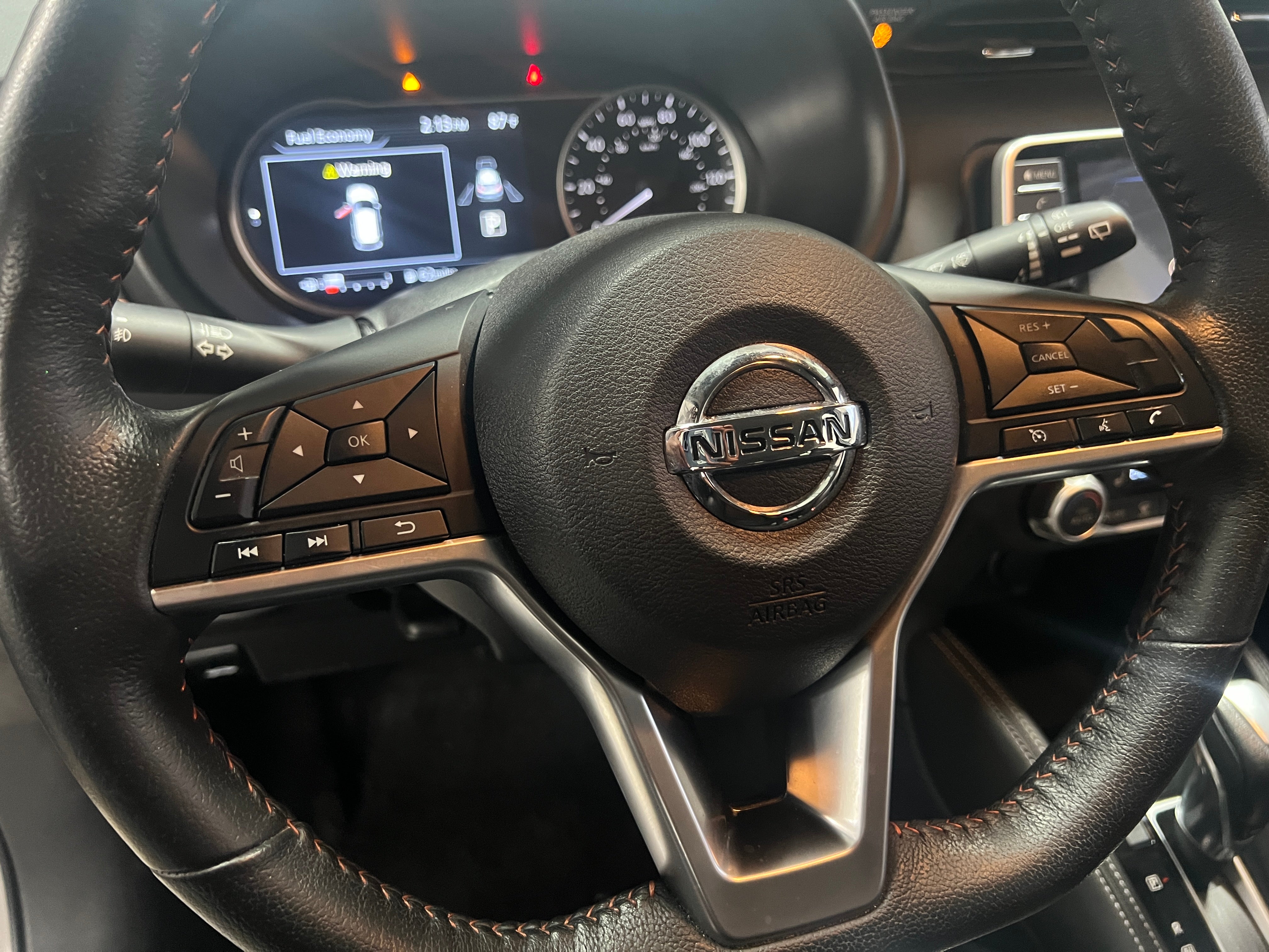 2019 Nissan Kicks SR 5