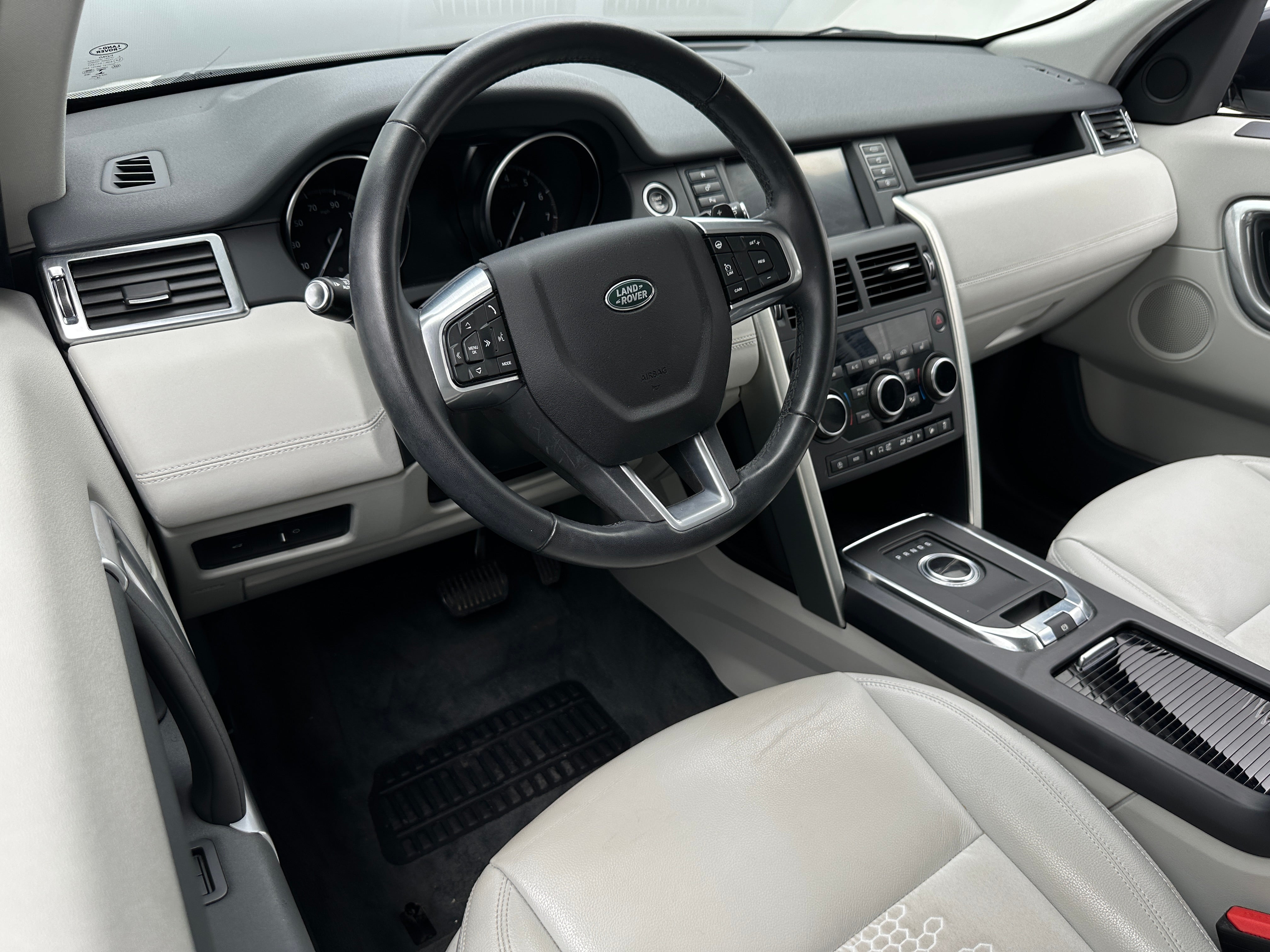 2019 Land Rover Discovery Sport SE 2