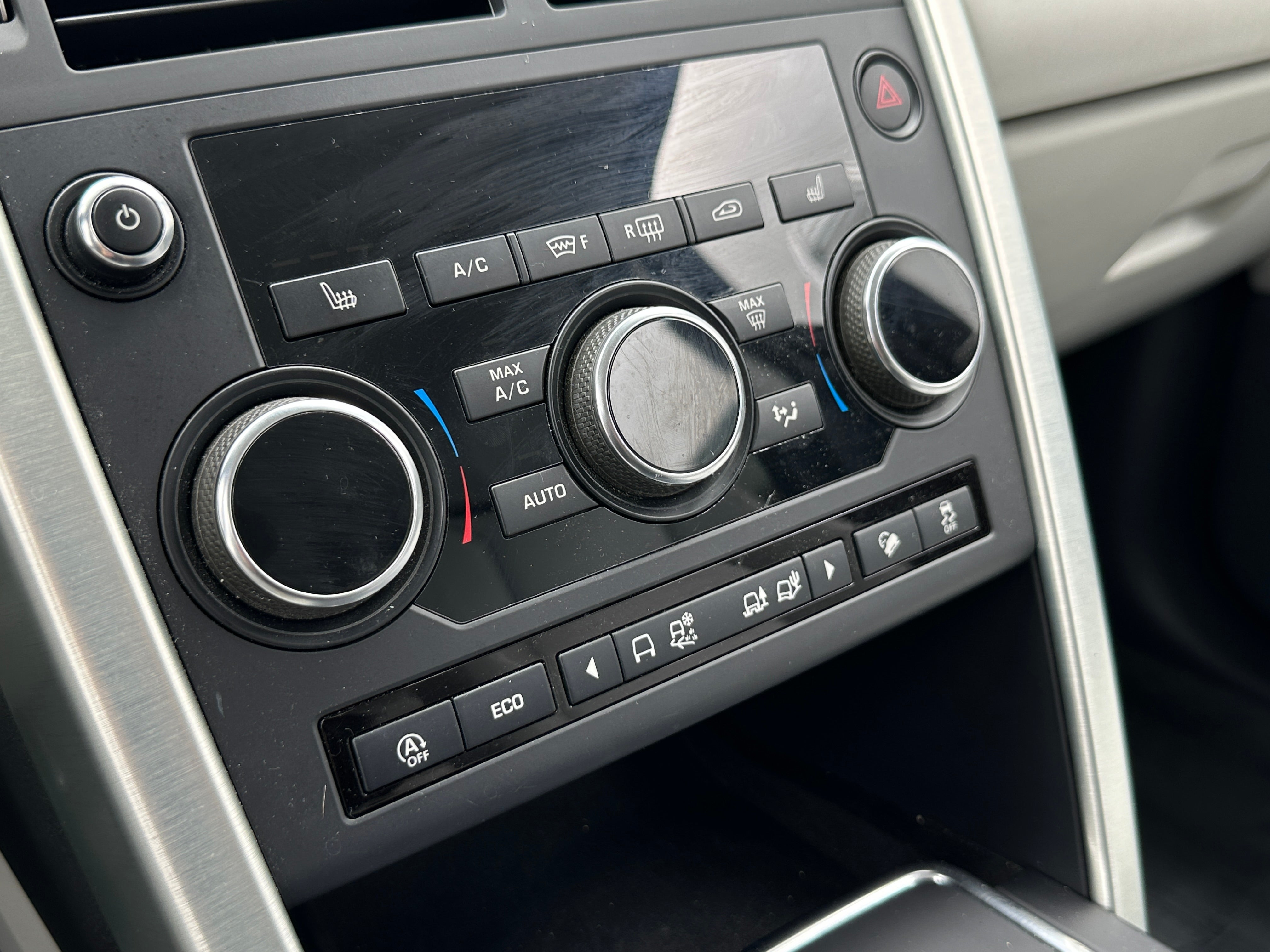 2019 Land Rover Discovery Sport SE 3