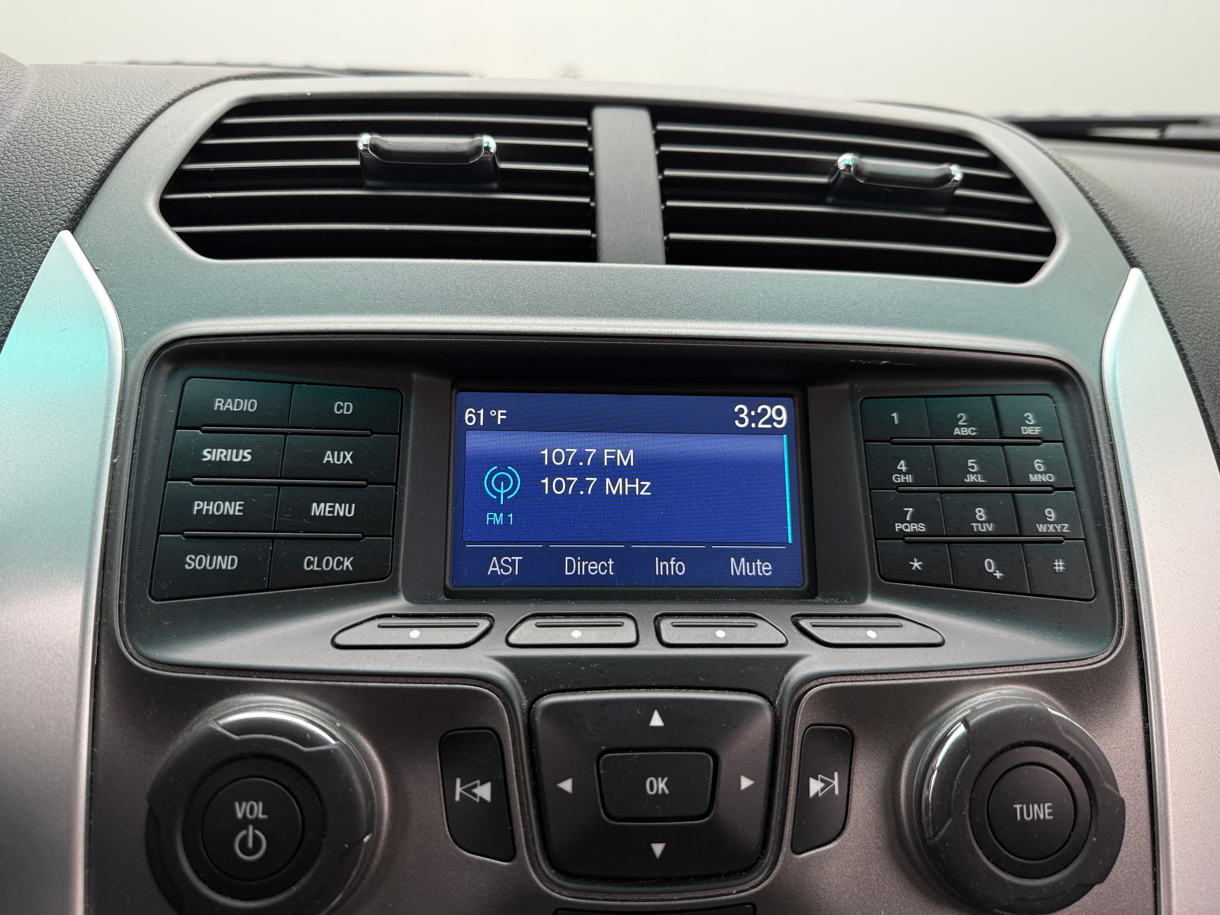 2015 Ford Explorer XLT 4