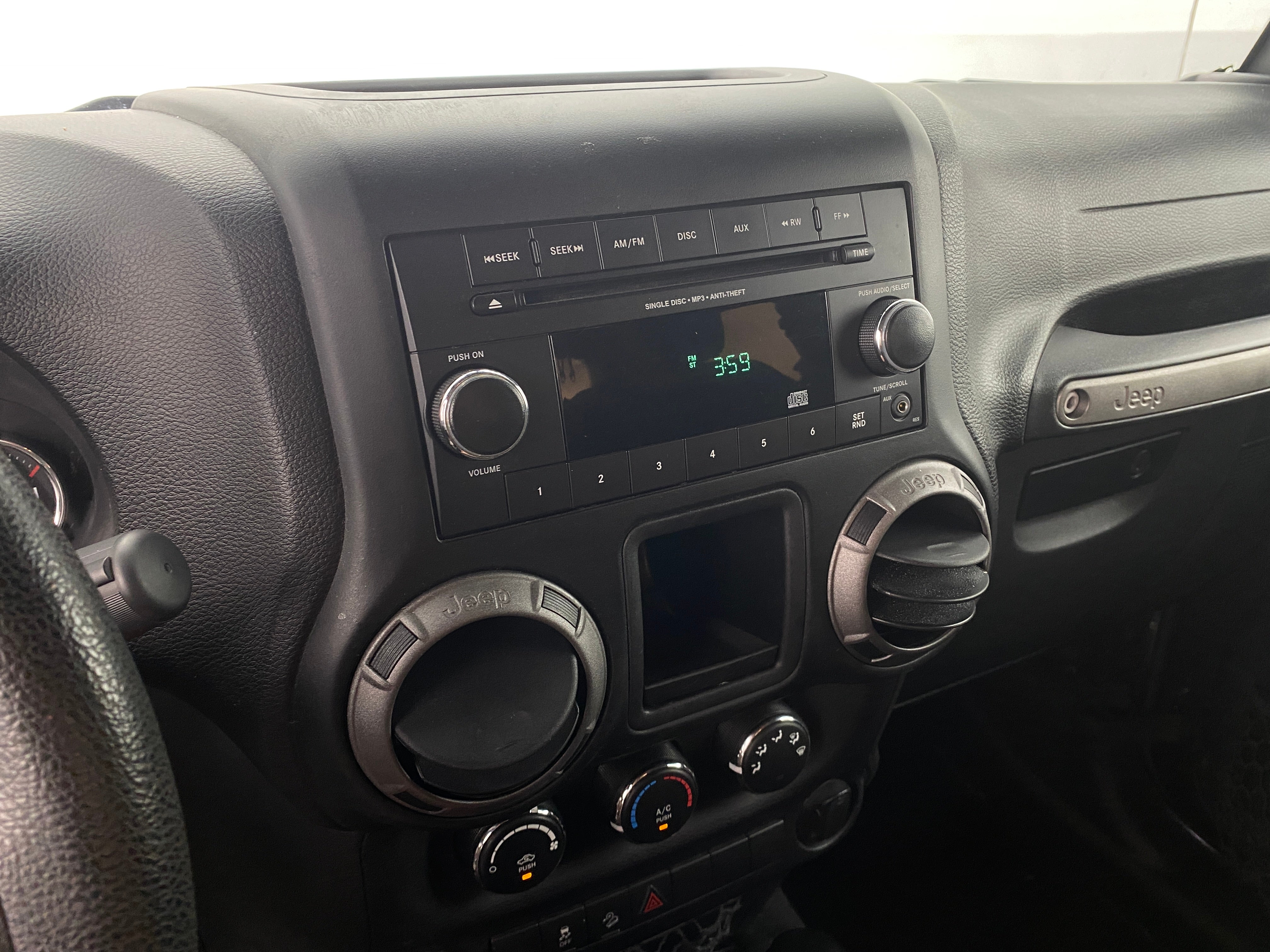 2016 Jeep Wrangler Sport 3