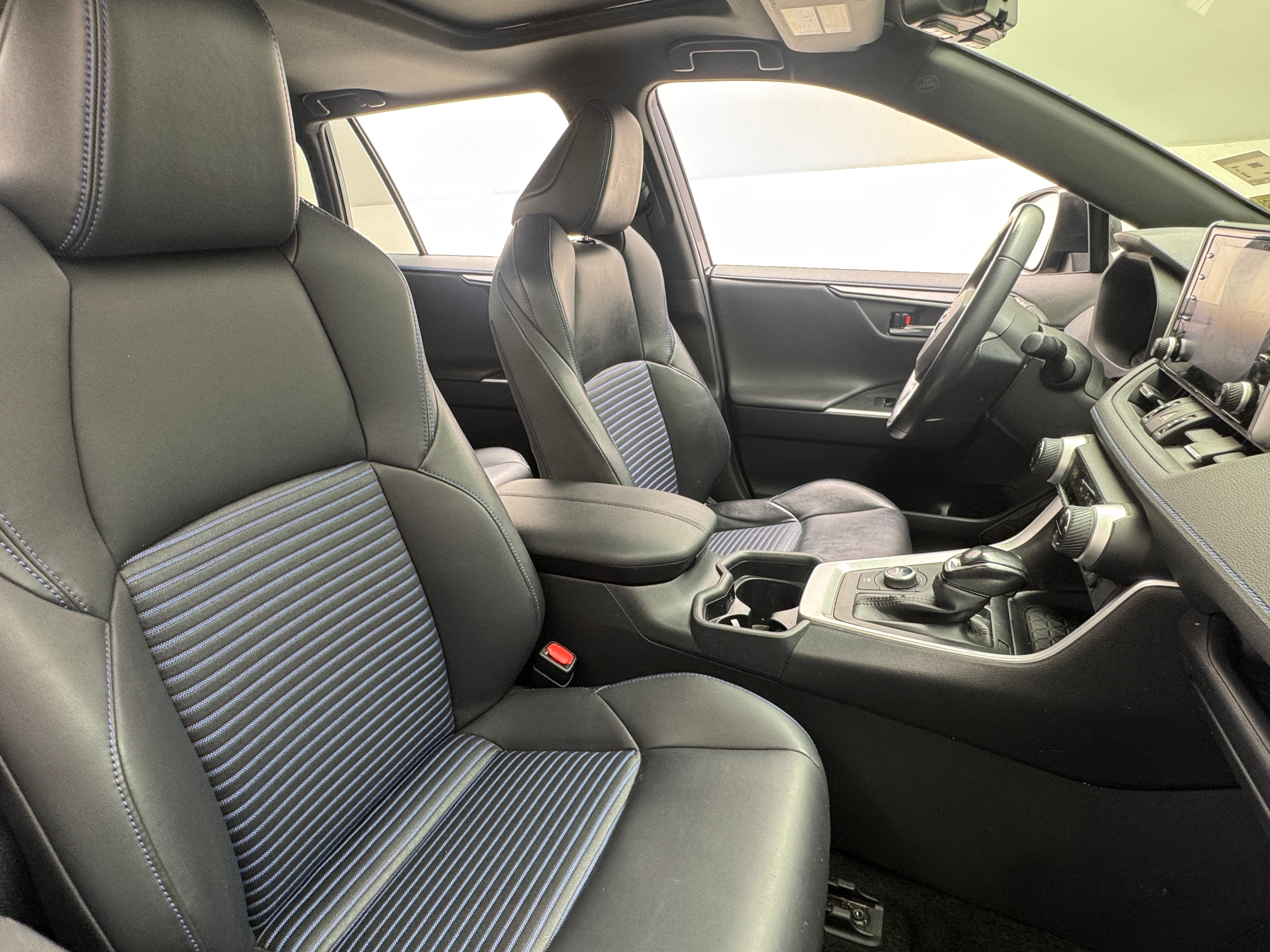 2019 Toyota RAV4 XSE 2