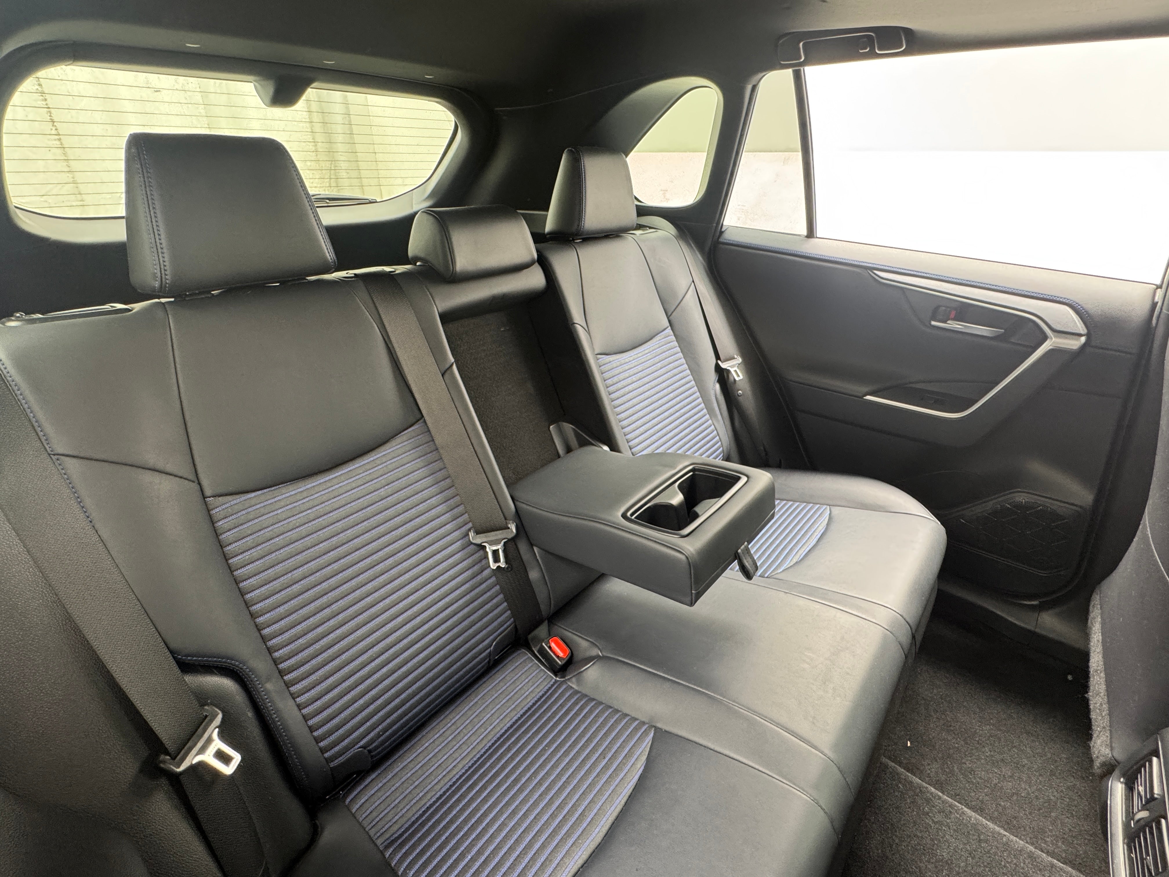 2019 Toyota RAV4 XSE 6