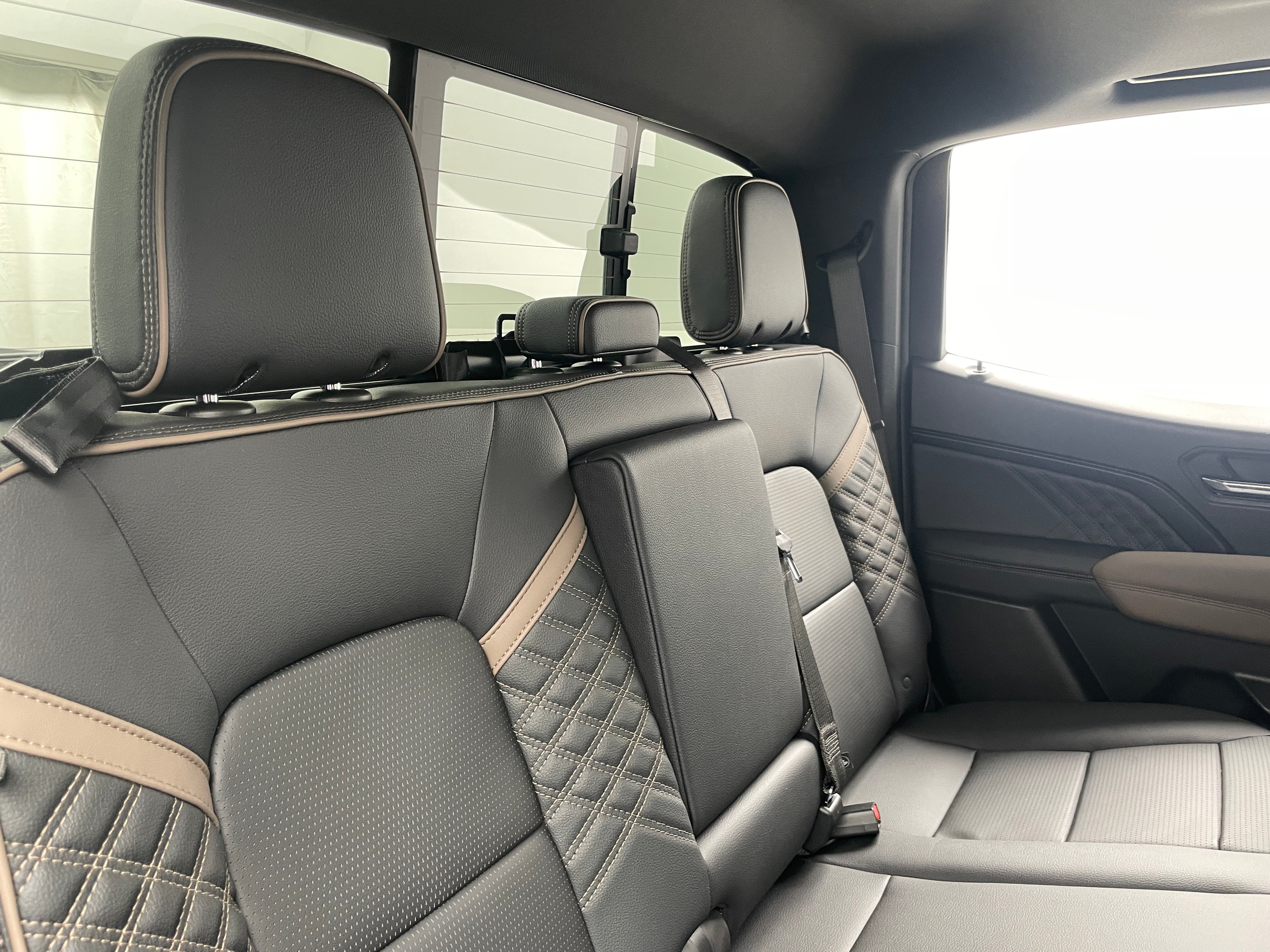 2024 GMC Canyon Denali 5