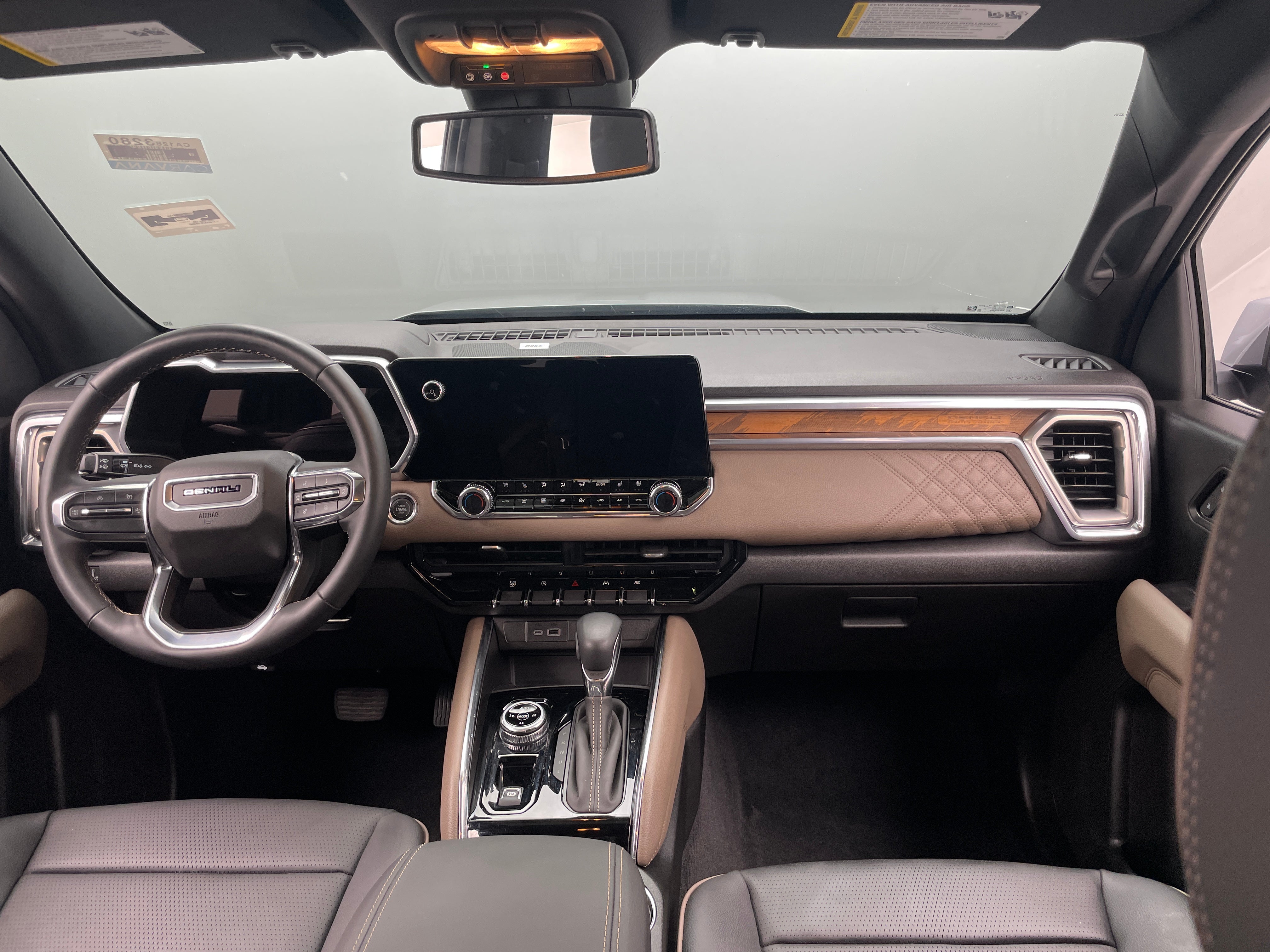 2024 GMC Canyon Denali 2
