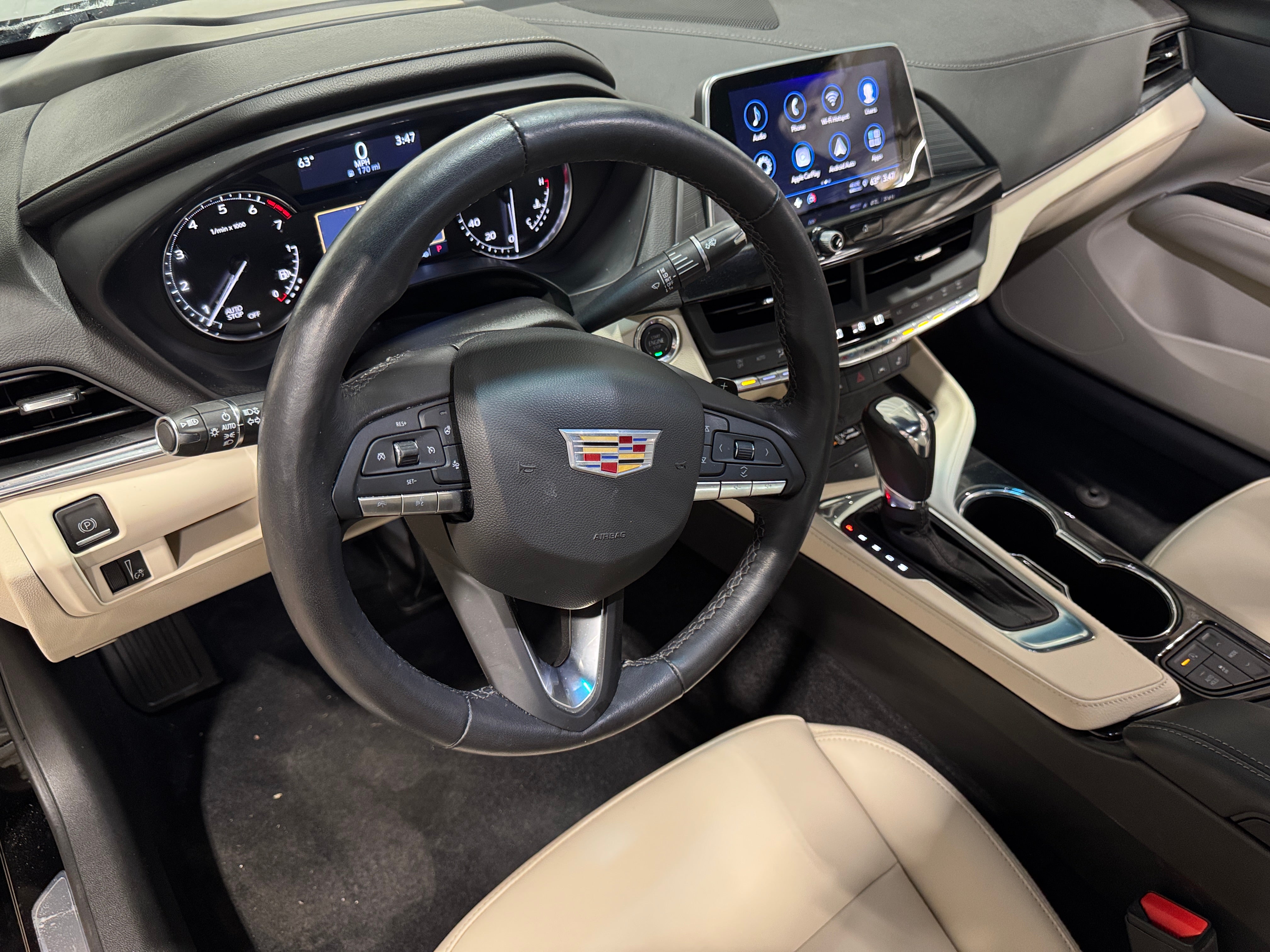 2024 Cadillac CT4 Luxury 2