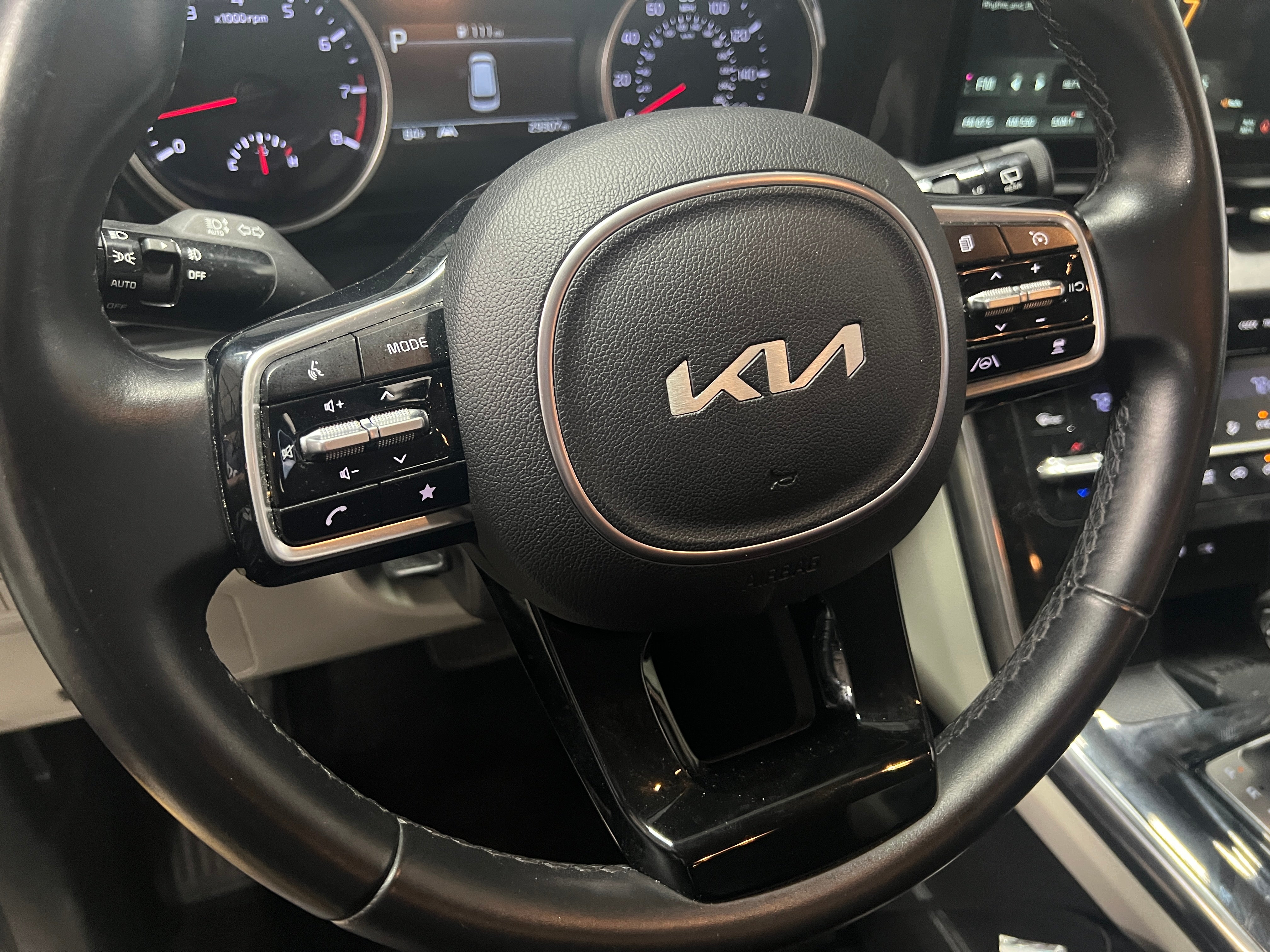 2022 Kia Carnival SX 4