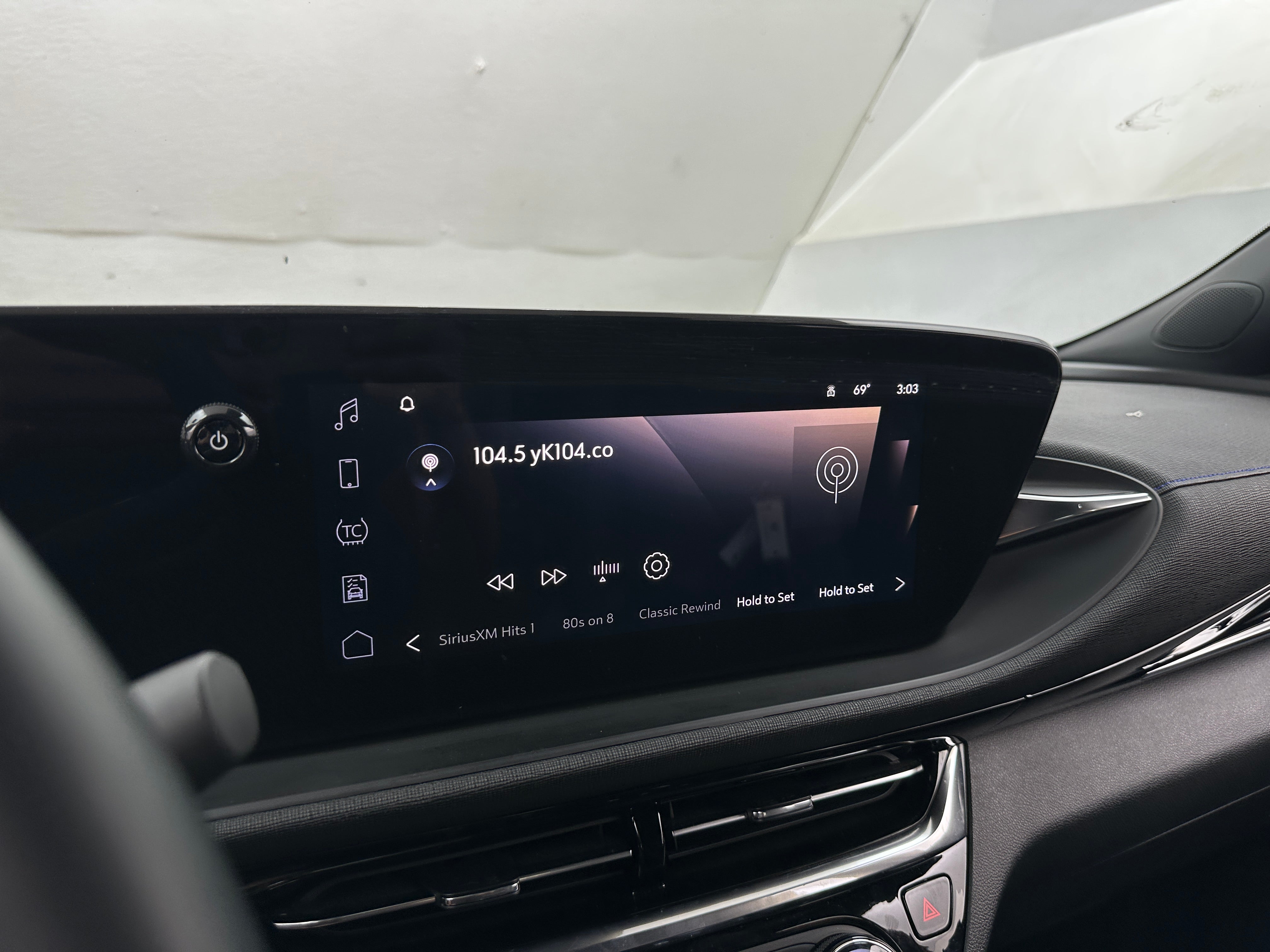 2024 Buick Envista Sport Touring 3