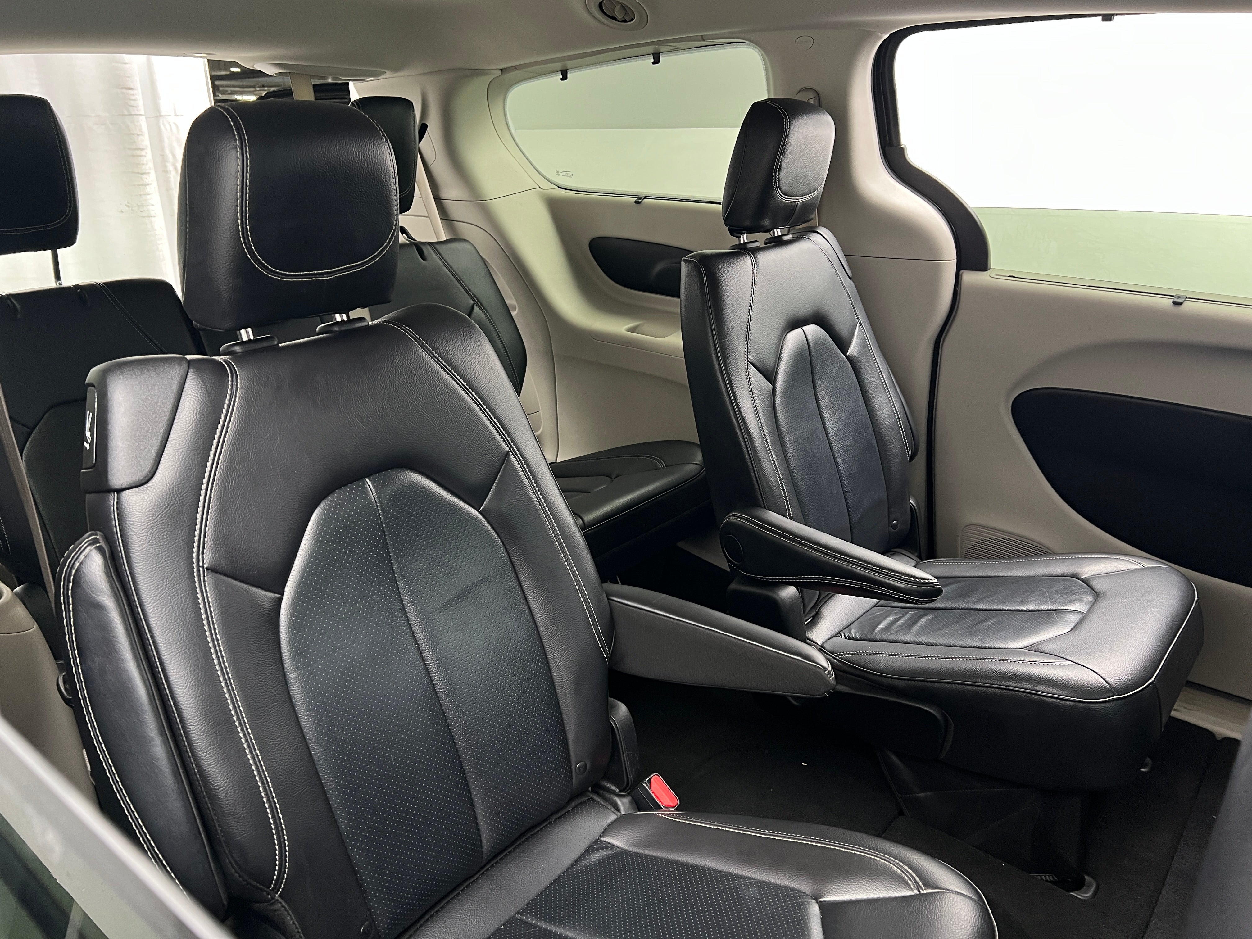 2022 Chrysler Pacifica Touring L 5