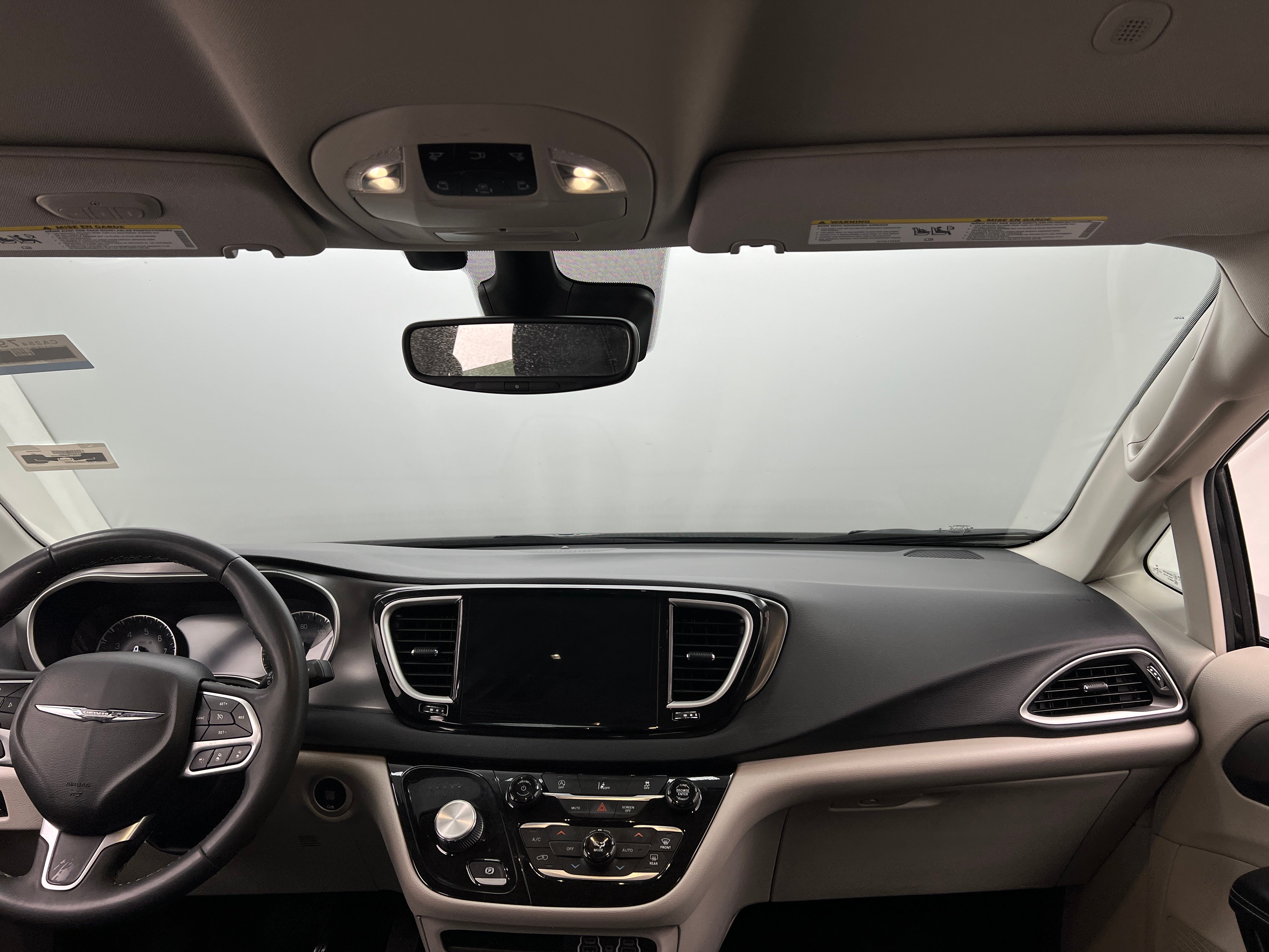 2022 Chrysler Pacifica Touring L 2