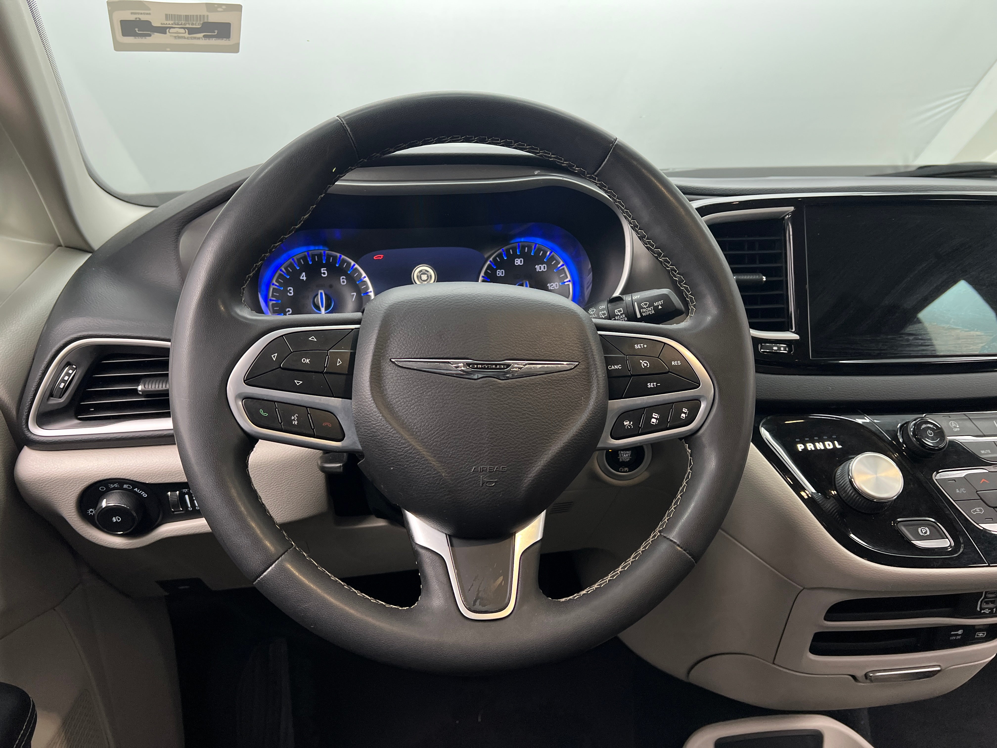 2022 Chrysler Pacifica Touring L 4