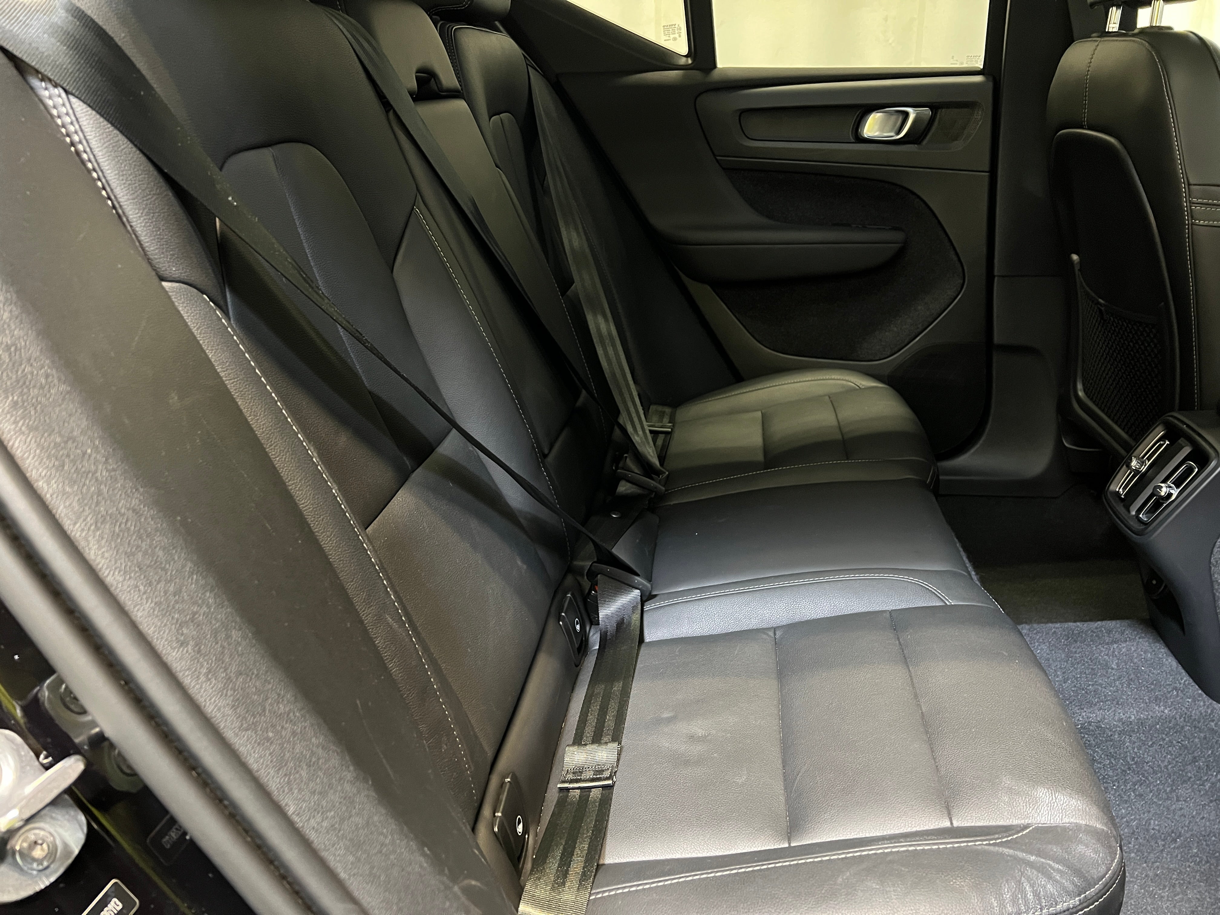 2024 Volvo XC40 B5 Core 6