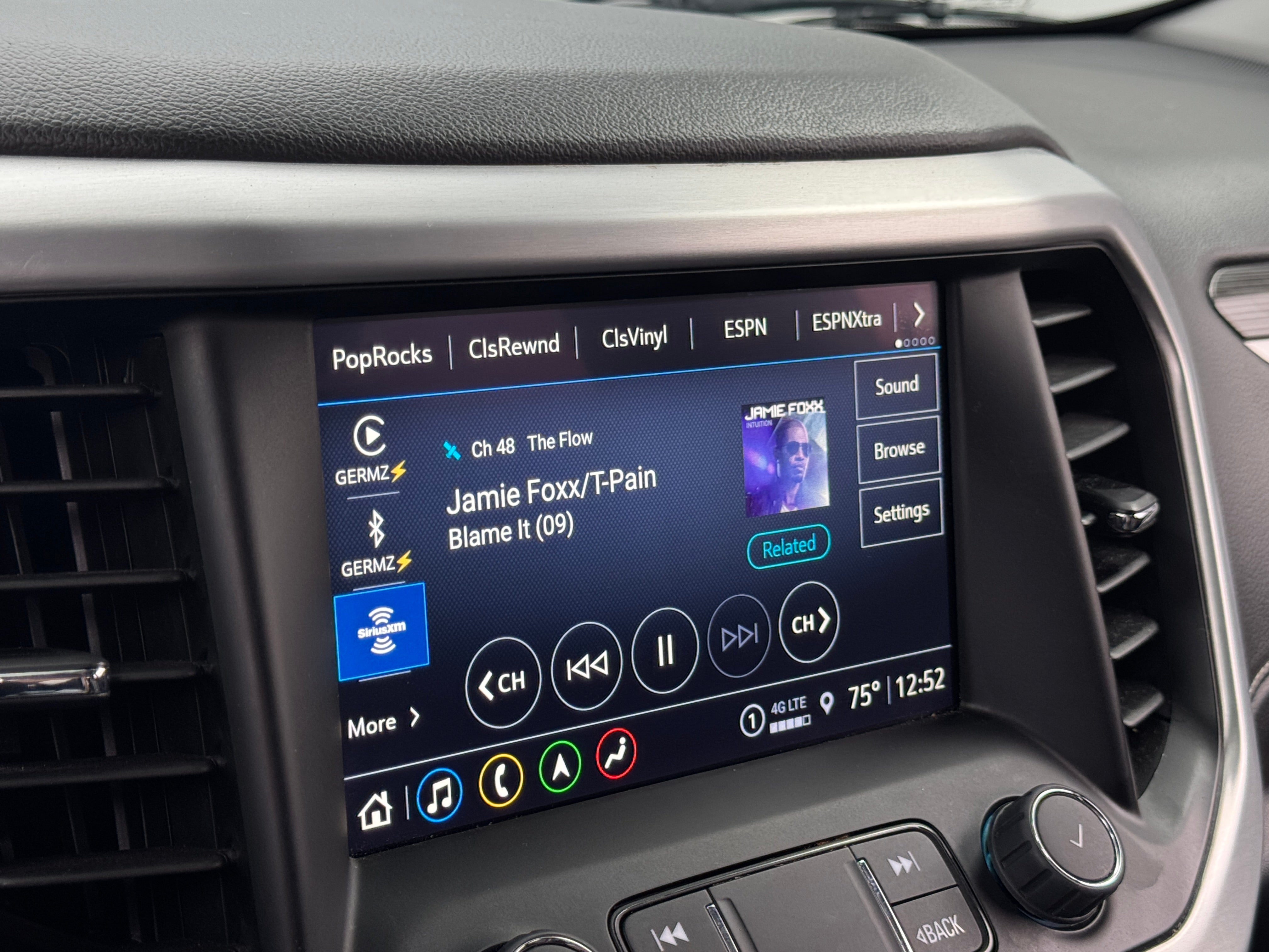 2023 GMC Acadia SLT 4