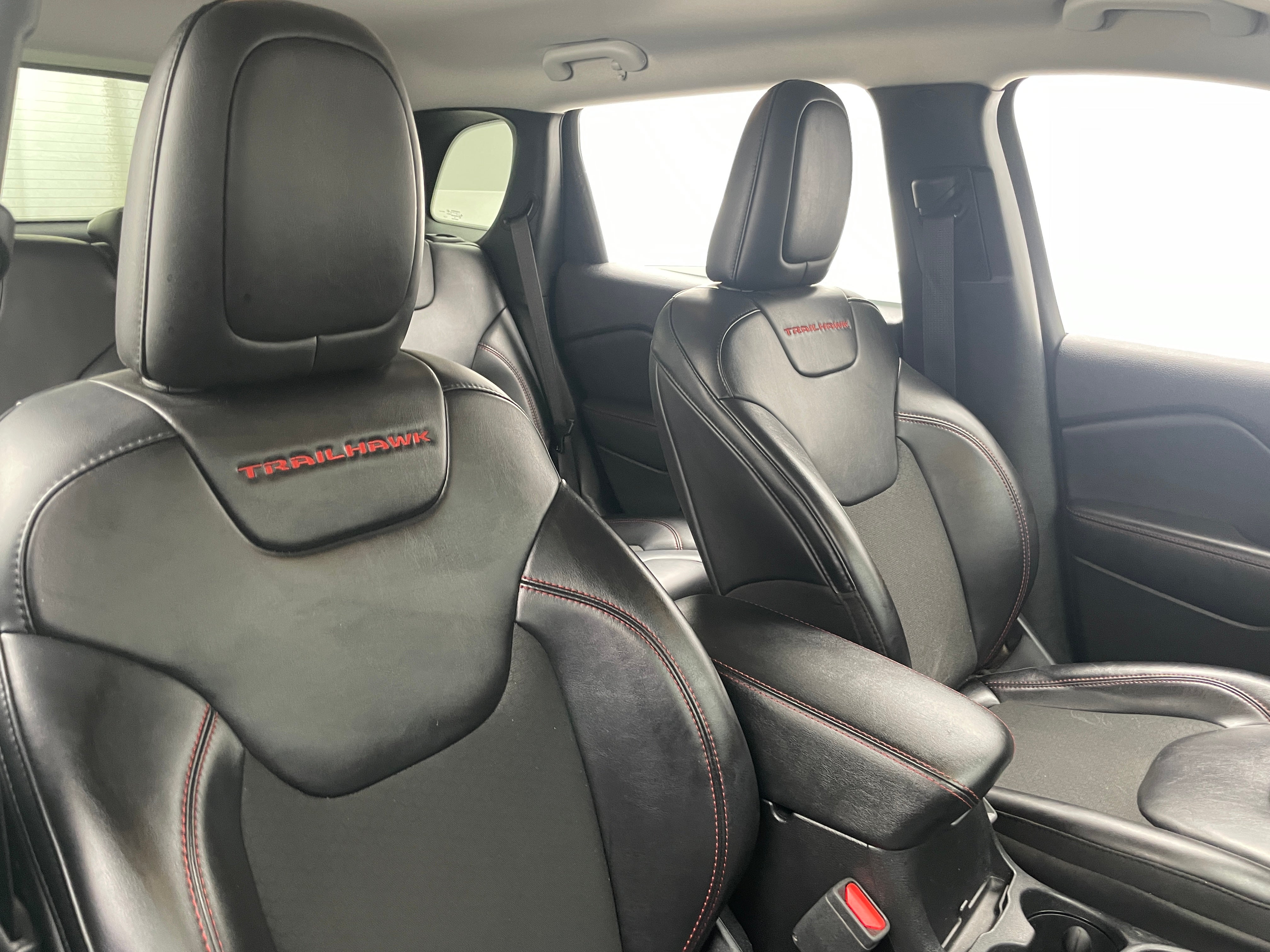 2020 Jeep Cherokee Trailhawk 2