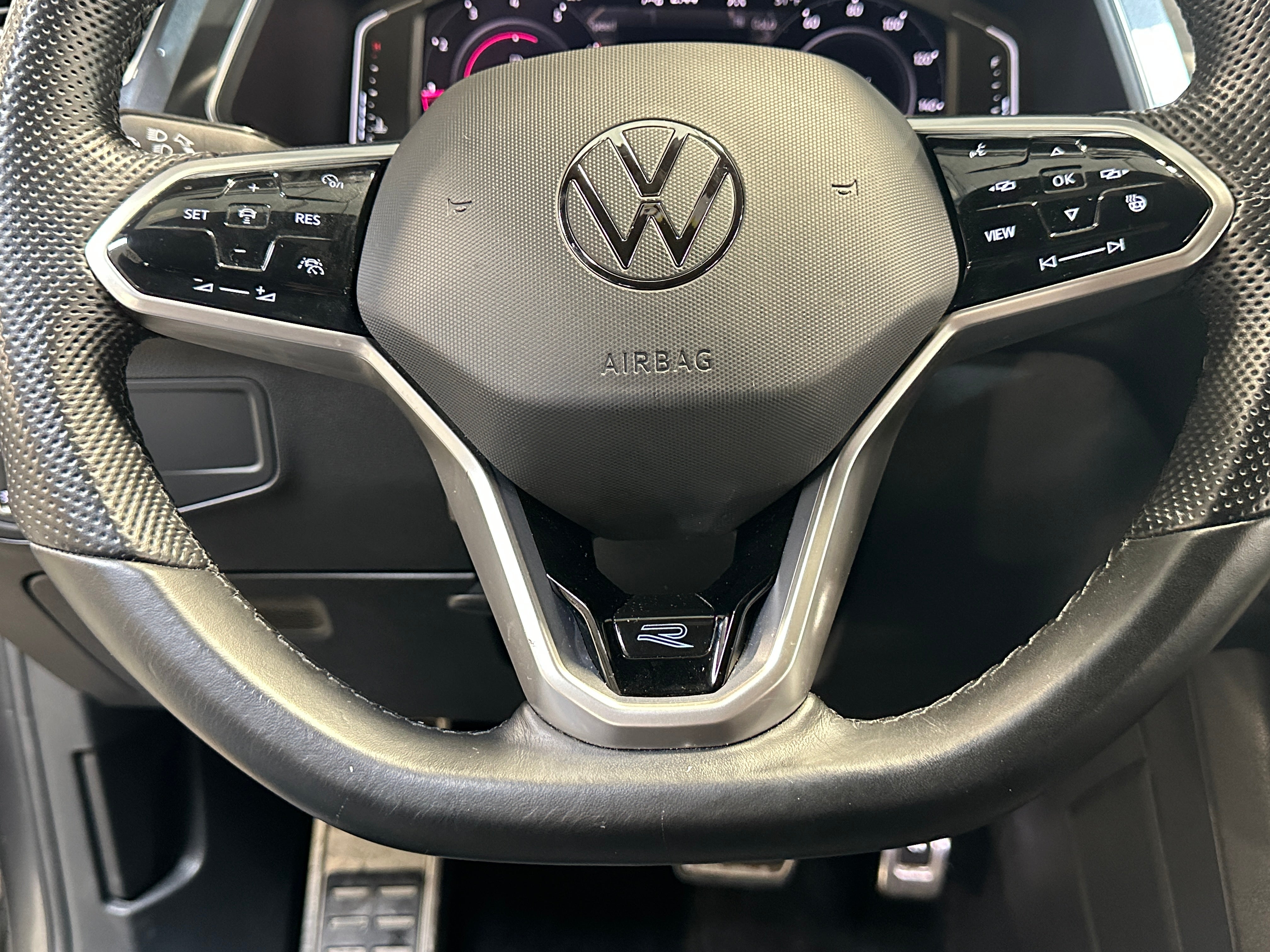 2022 Volkswagen Tiguan SE R-Line 4