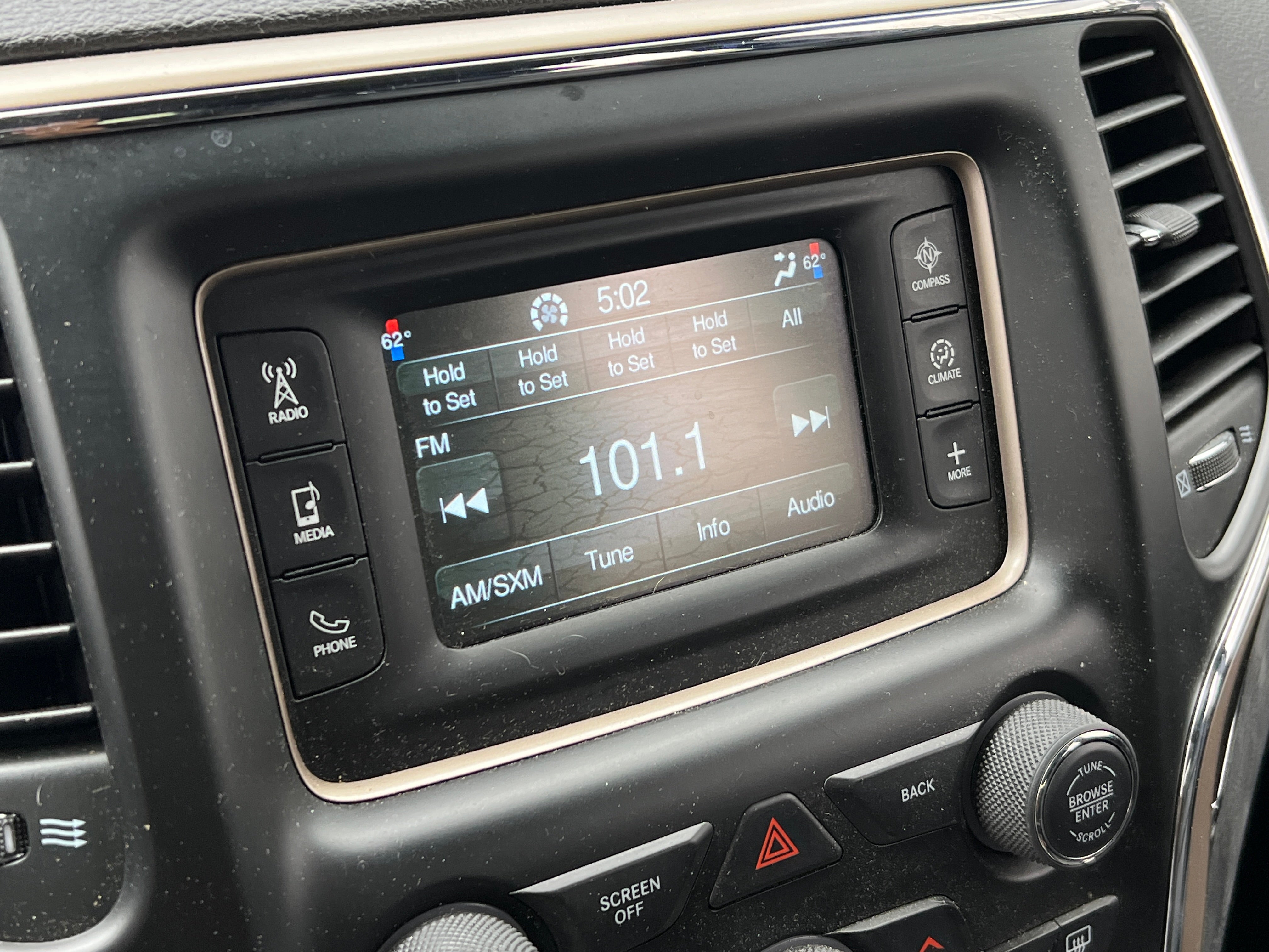 2015 Jeep Grand Cherokee Limited Edition 3