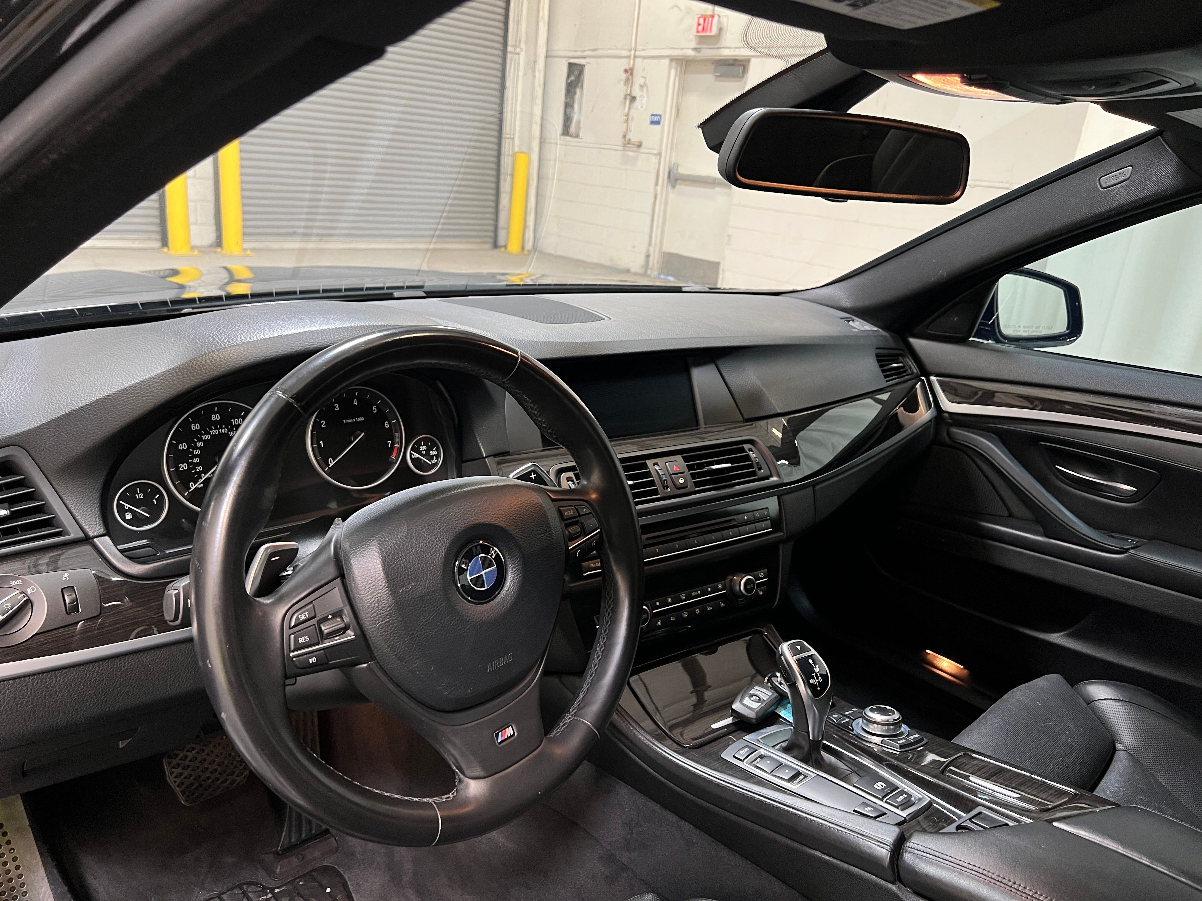 2011 BMW 5 Series 550i 2