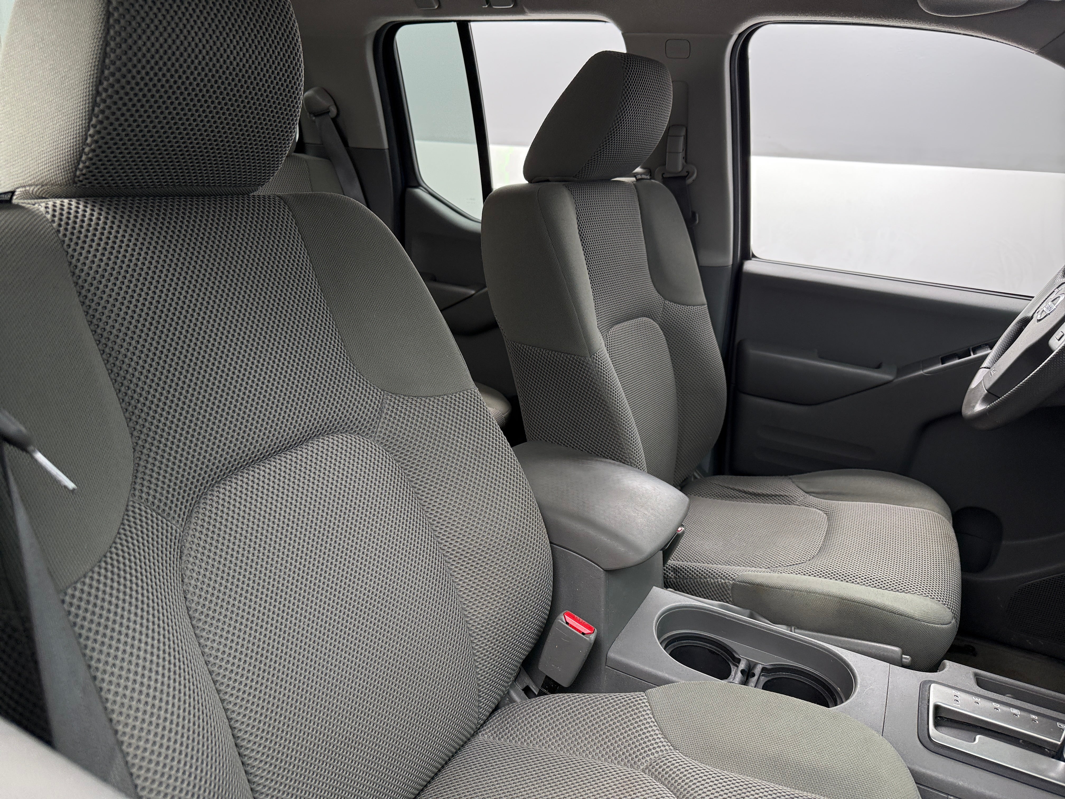 2015 Nissan Frontier SV 2