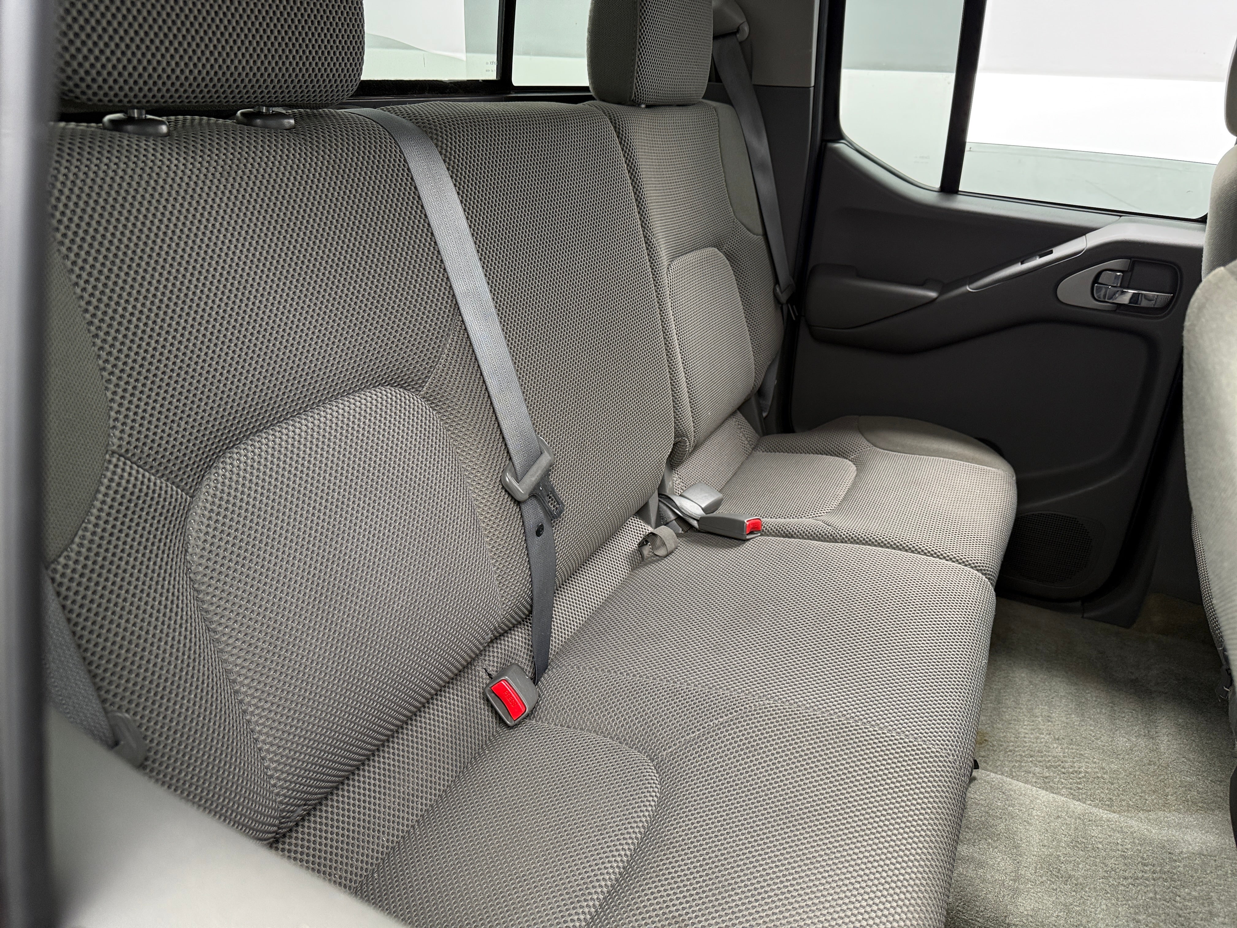 2015 Nissan Frontier SV 6
