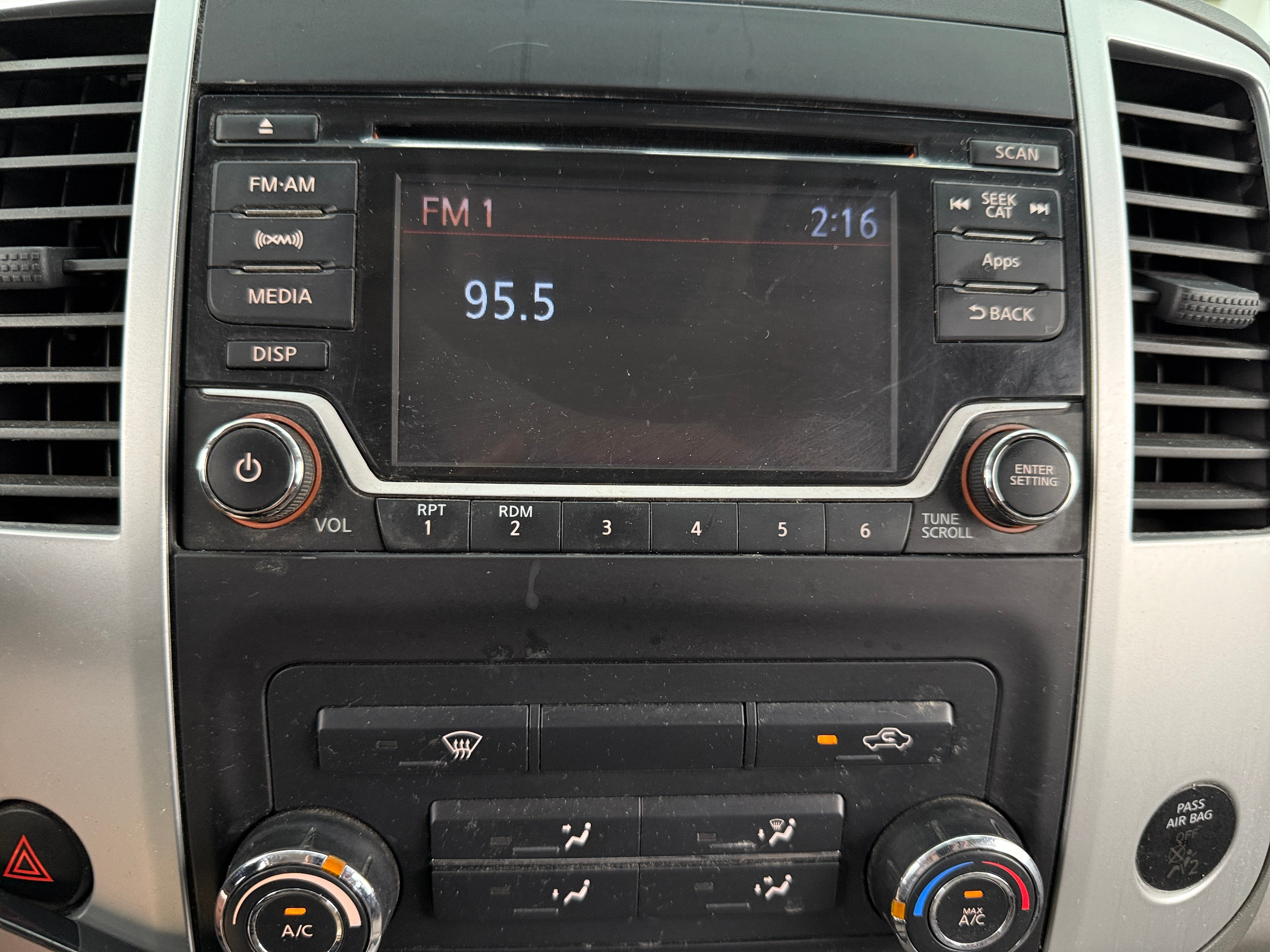 2015 Nissan Frontier SV 4