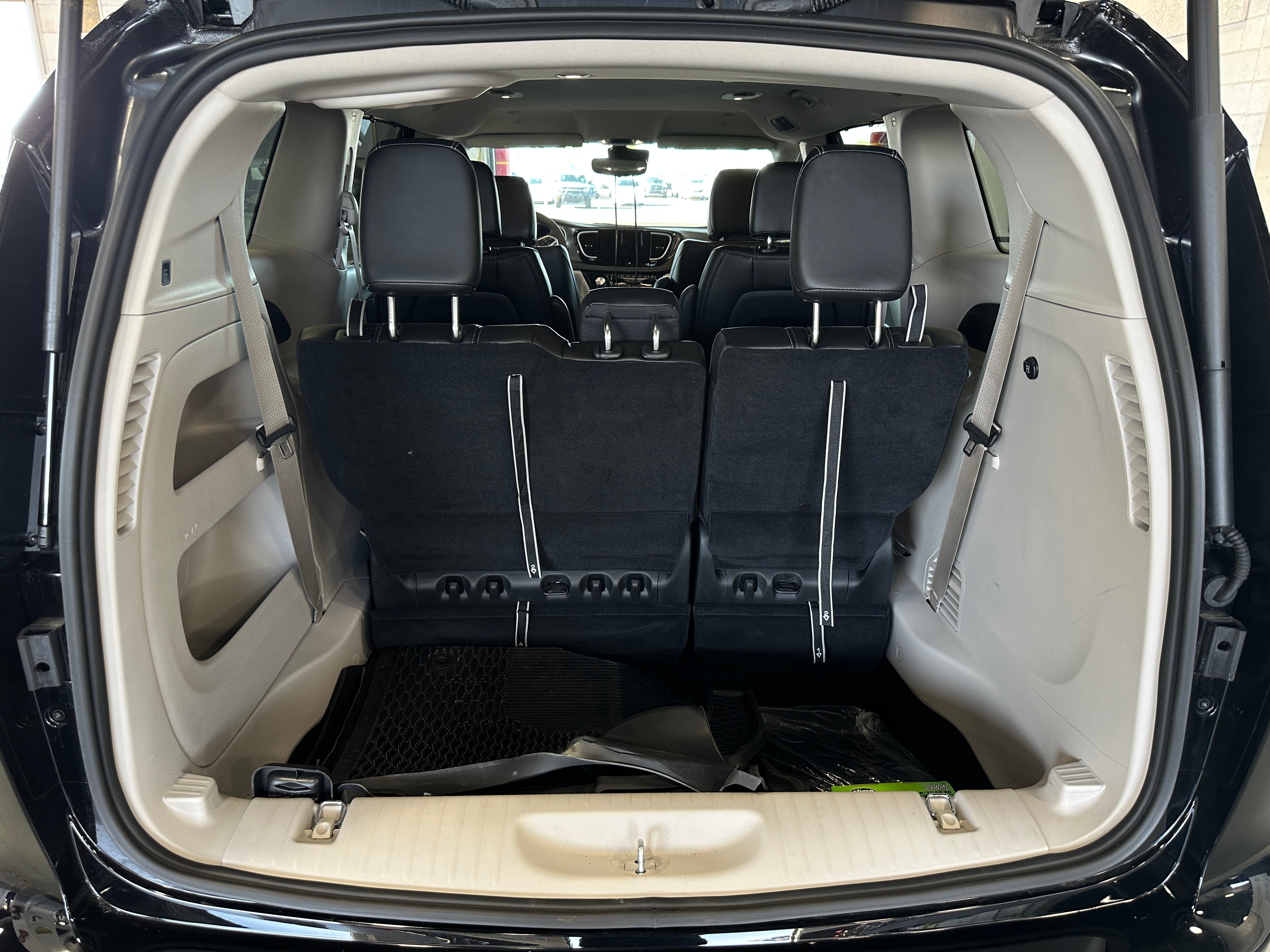 2024 Chrysler Pacifica Touring L 6