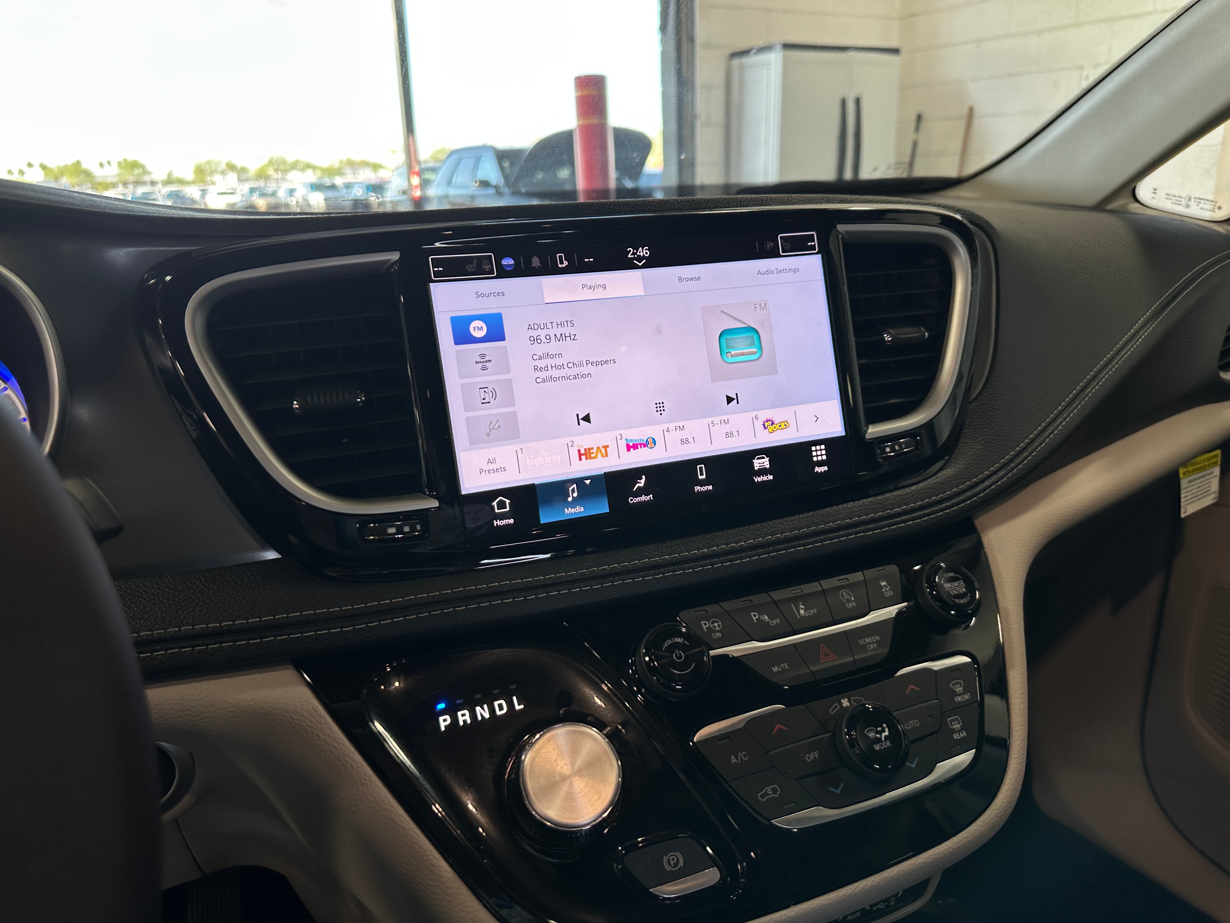 2024 Chrysler Pacifica Touring L 3