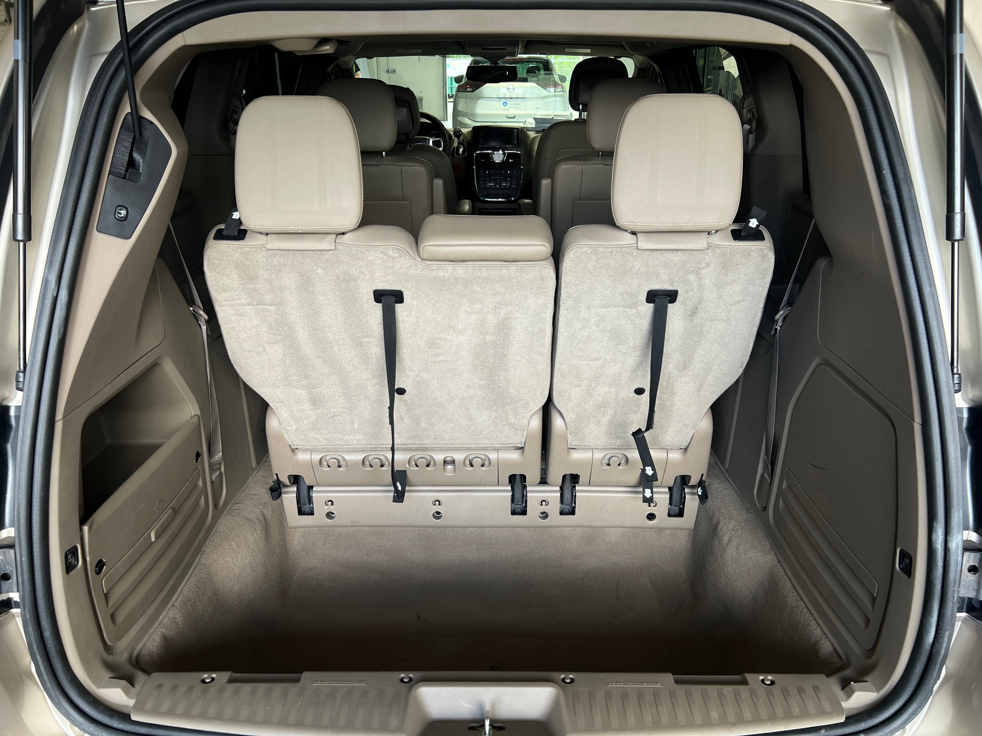 2015 Chrysler Town & Country Touring 6