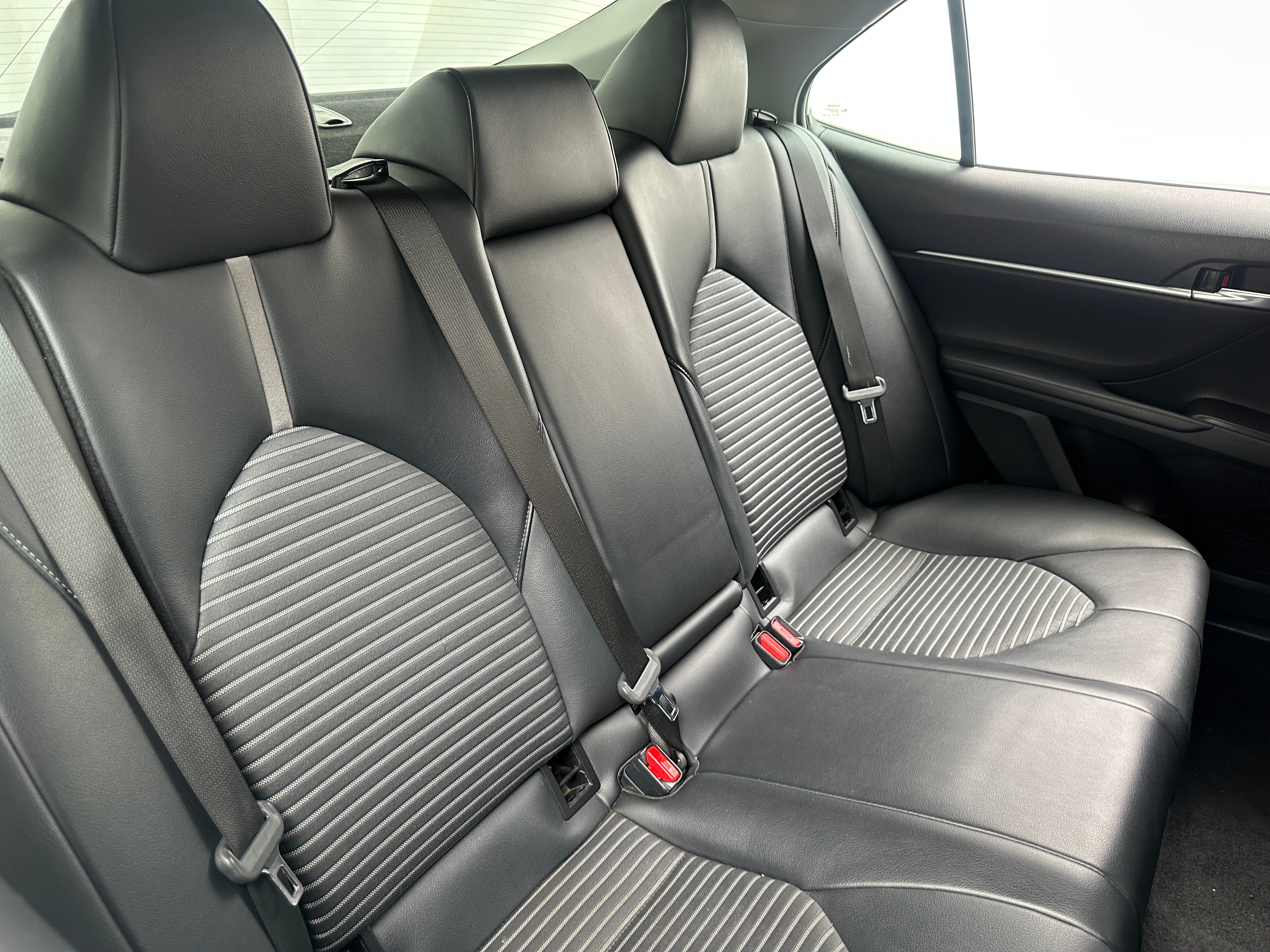 2022 Toyota Camry SE 6