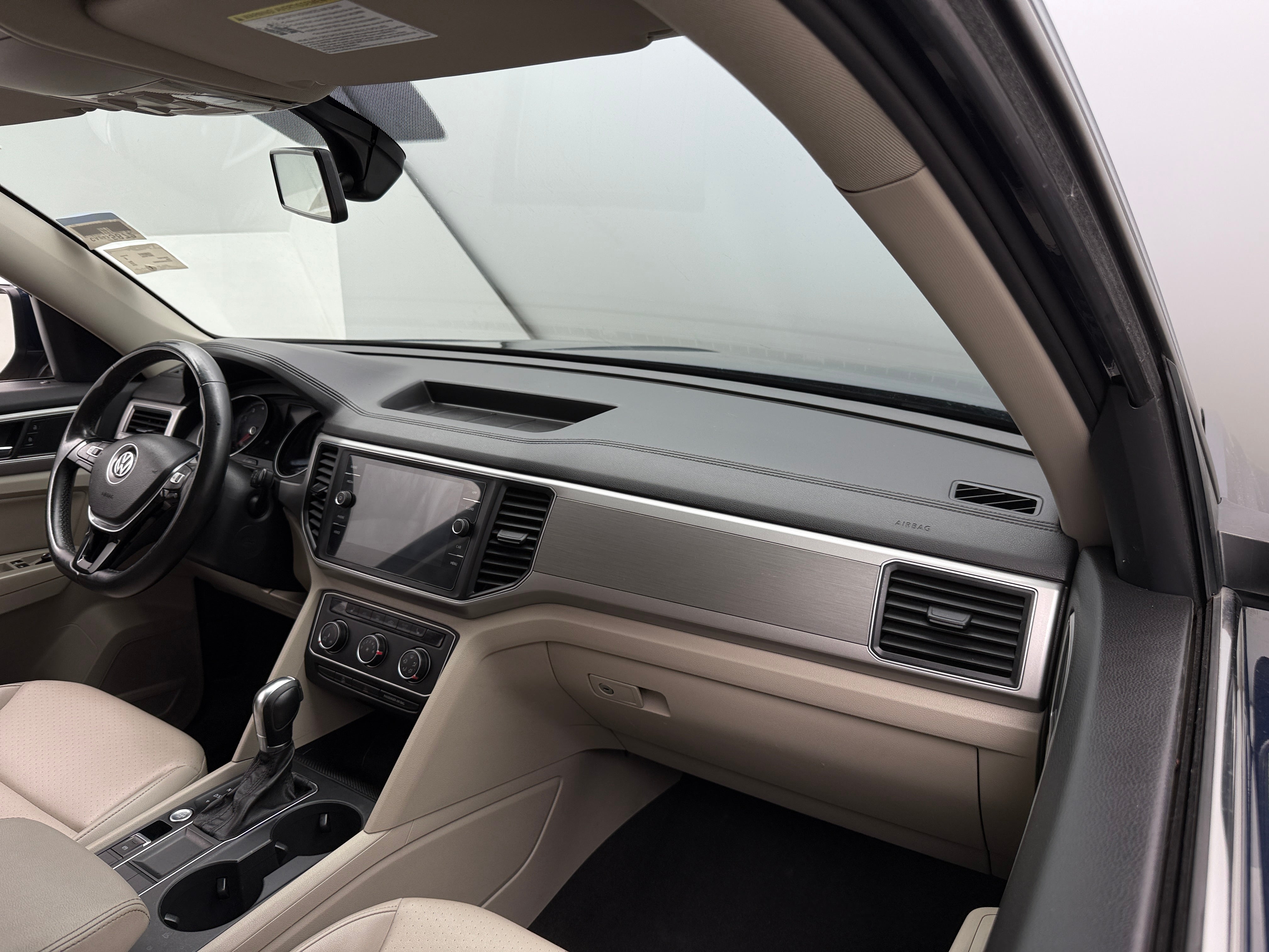 2018 Volkswagen Atlas SE 2