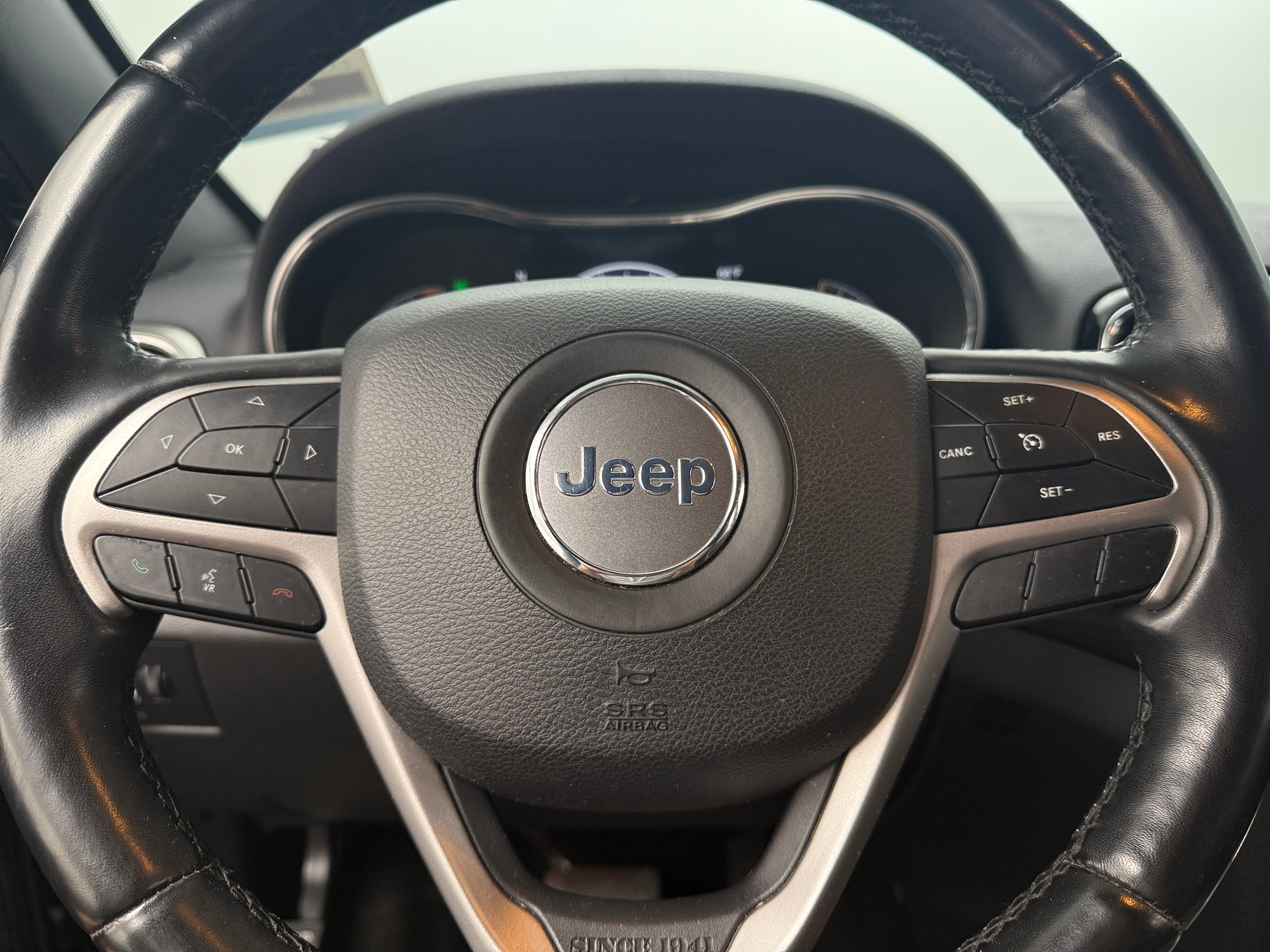 2019 Jeep Grand Cherokee Altitude 4