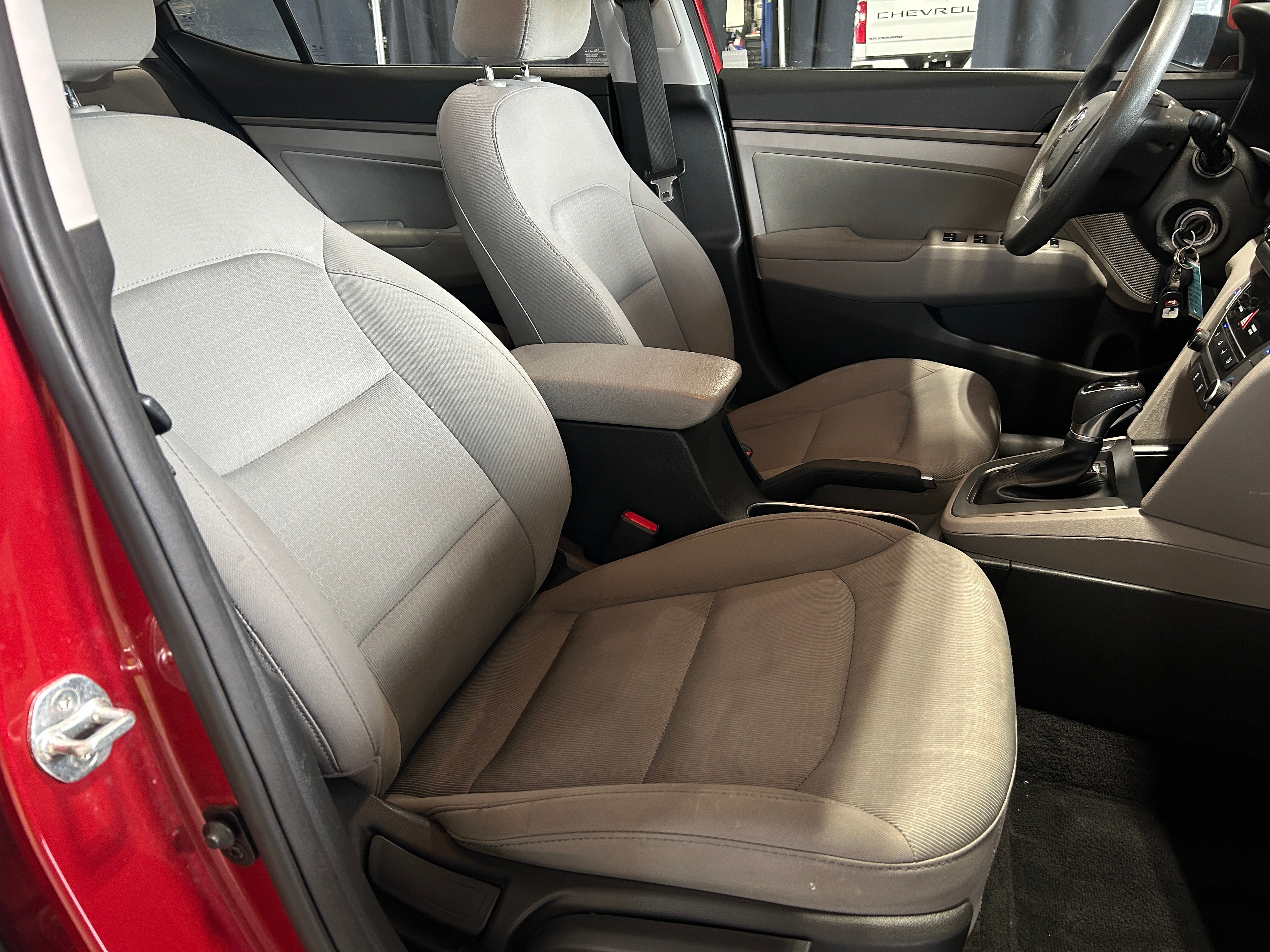 2017 Hyundai Elantra SE 2