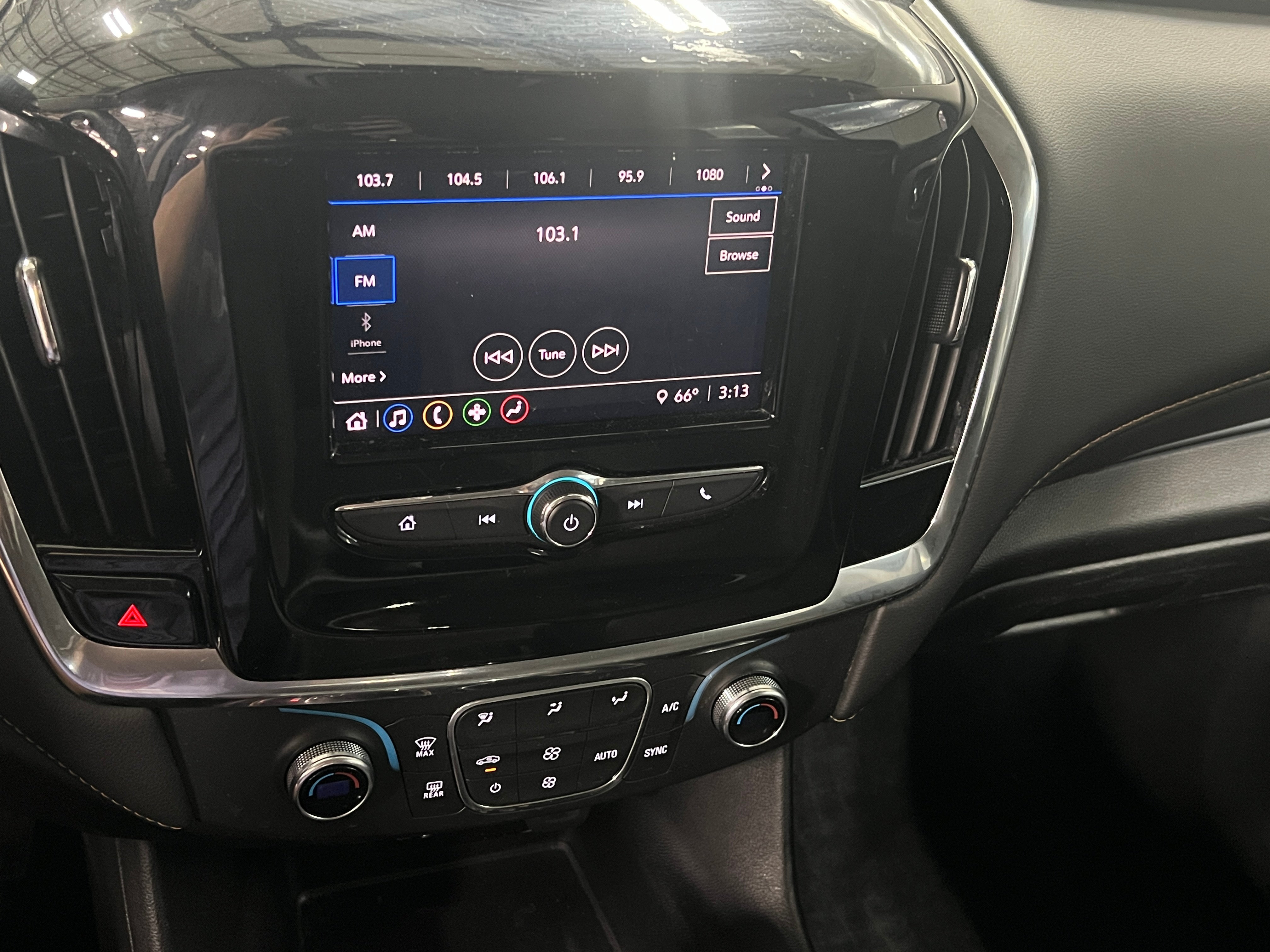 2020 Chevrolet Traverse LS 4