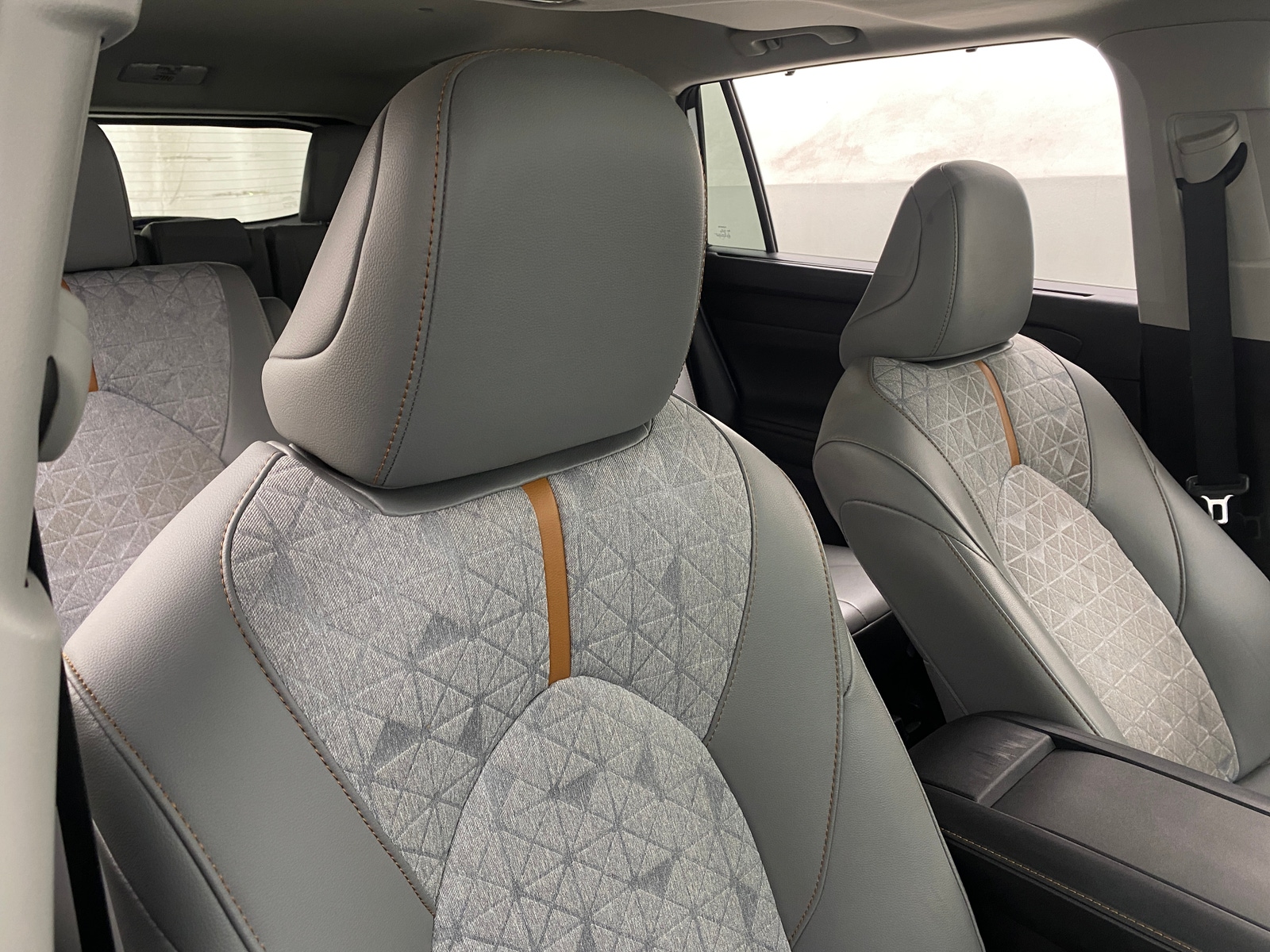 Thumbnail: 2023 Toyota Highlander - 2