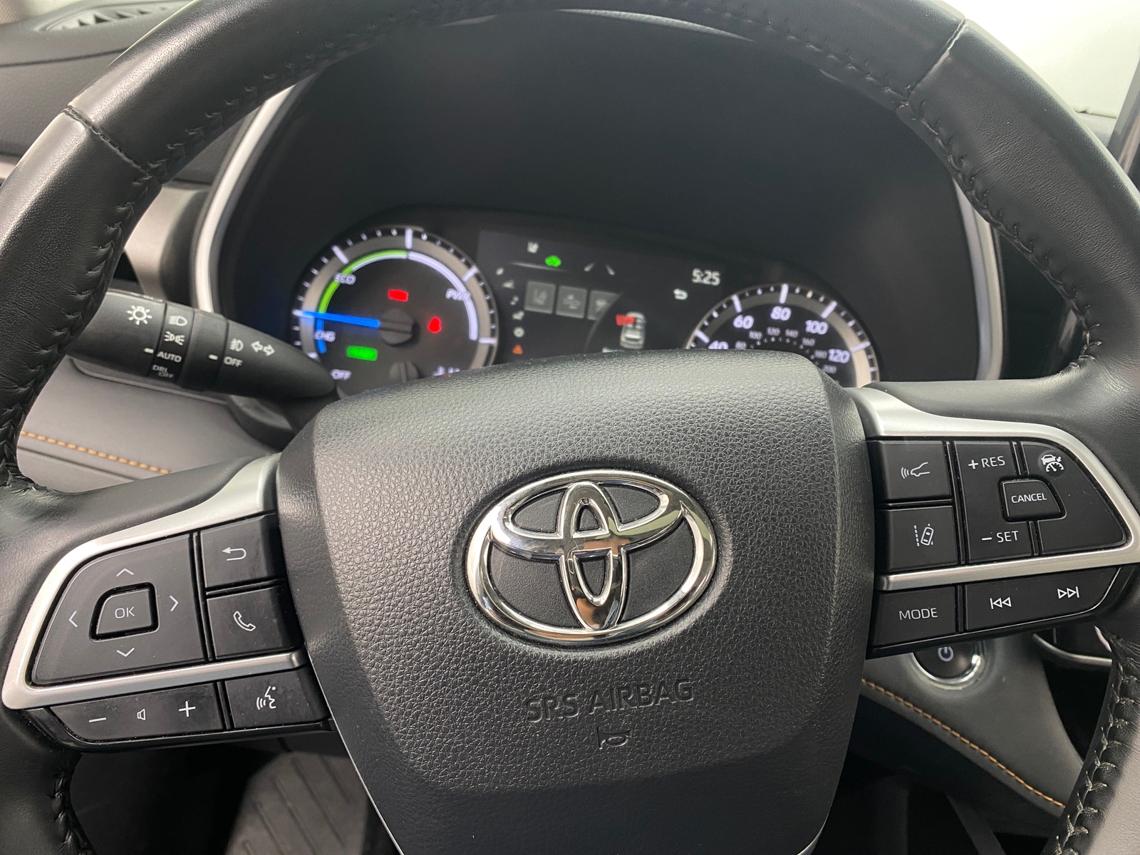 Thumbnail: 2023 Toyota Highlander - 5