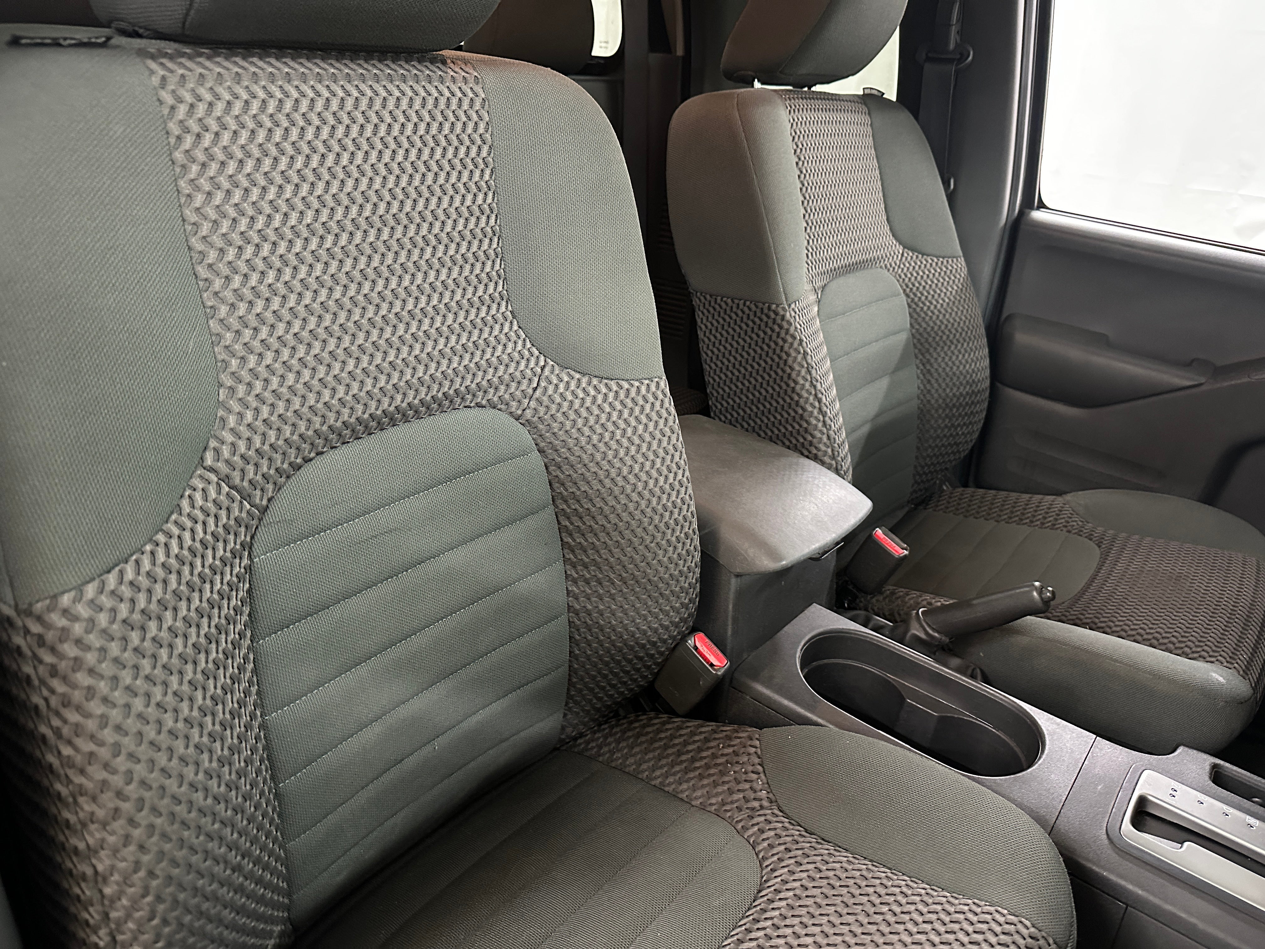 2016 Nissan Frontier SV 2