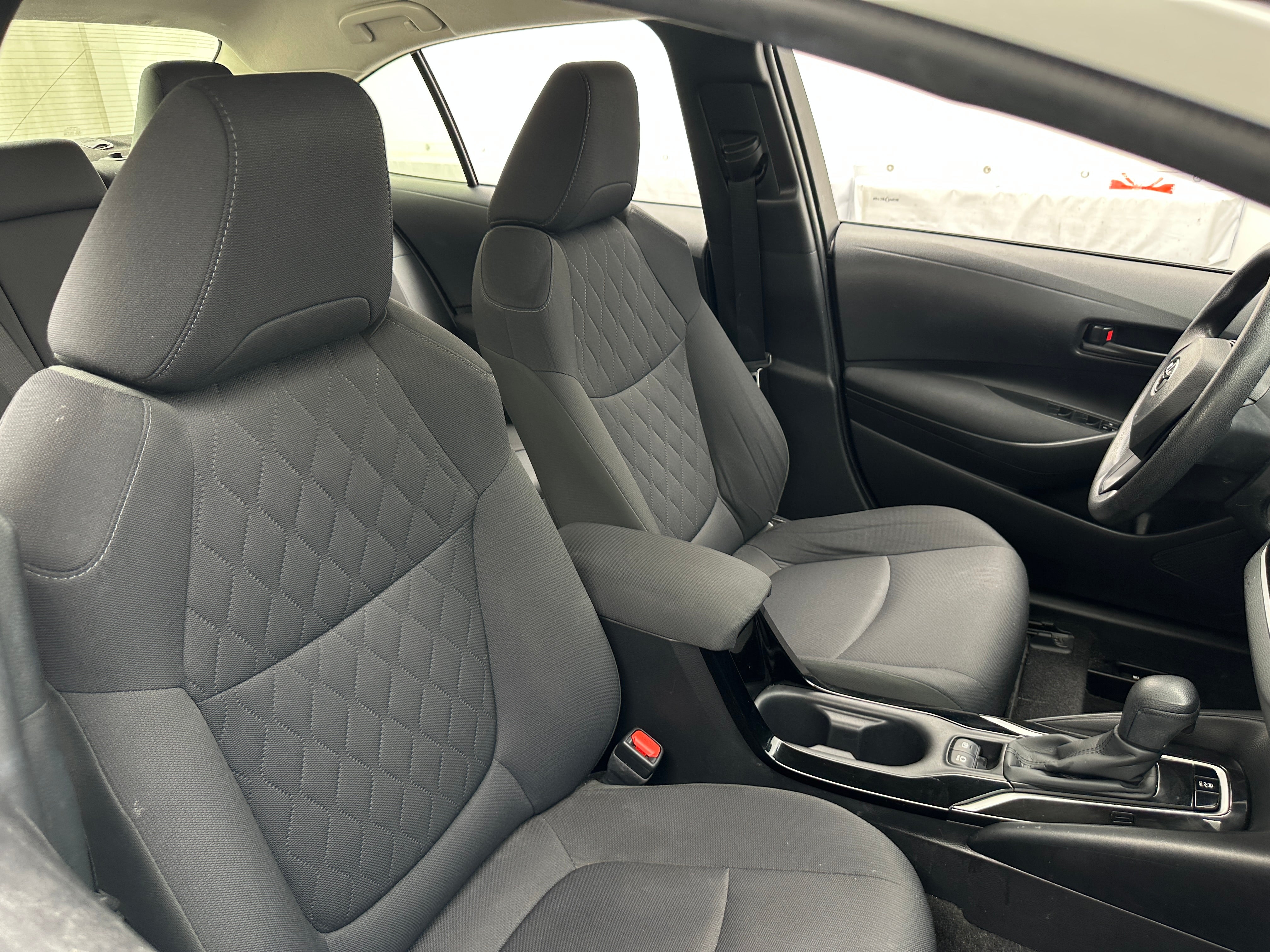 2022 Toyota Corolla LE 2