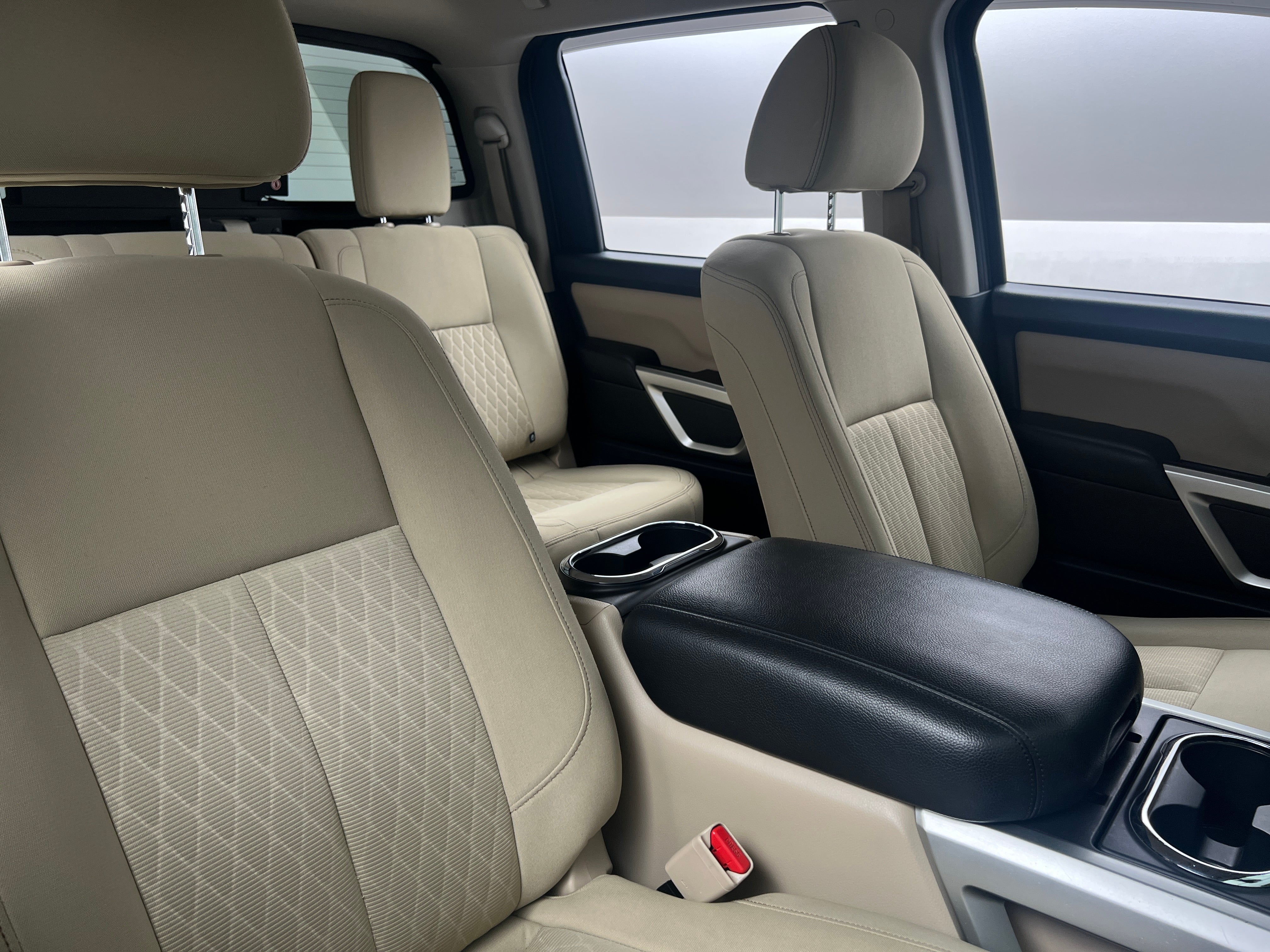 2017 Nissan Titan SV 2