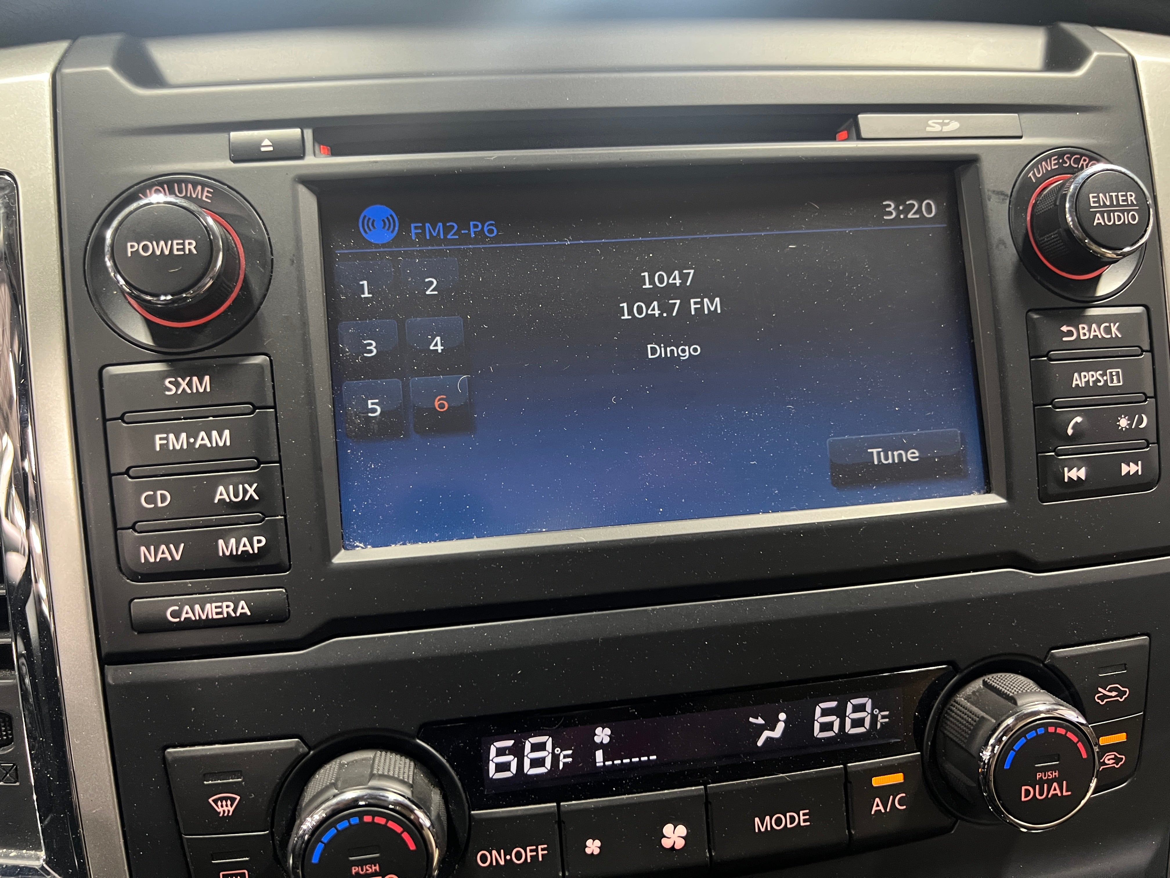 2017 Nissan Titan SV 4