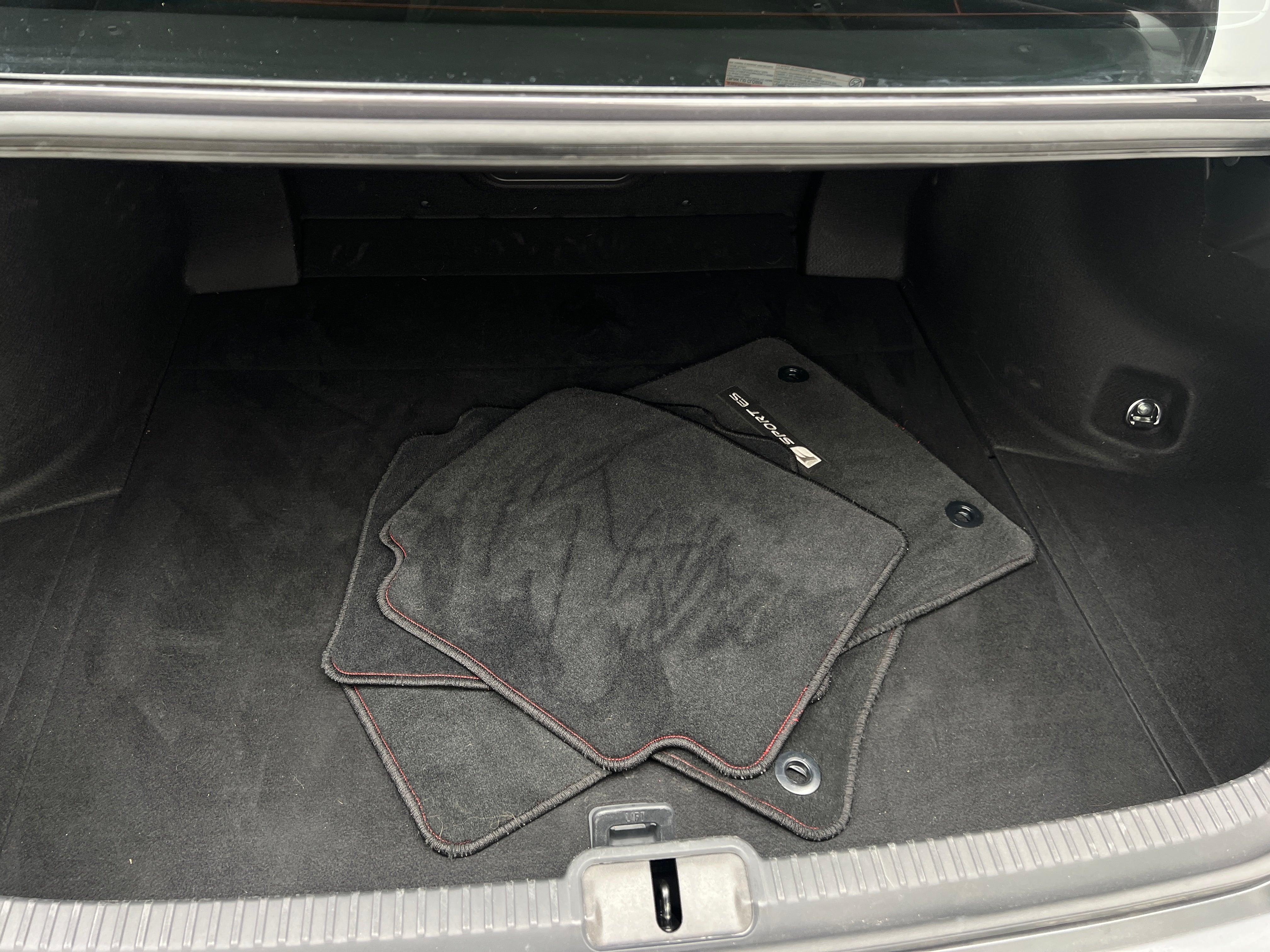 2023 Lexus ES Hybrid 300h F Sport 7